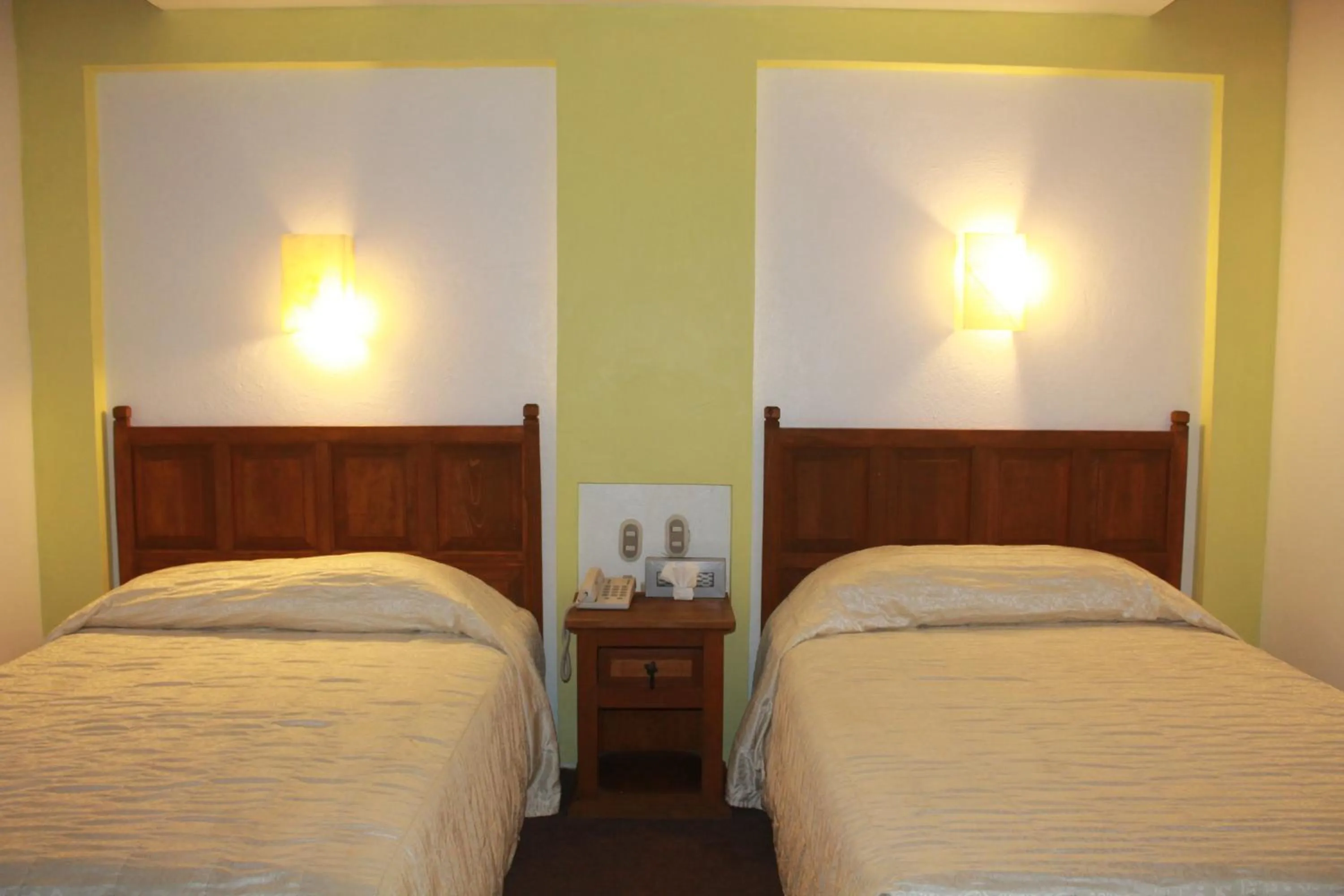 Bedroom, Bed in Hotel La Mansión