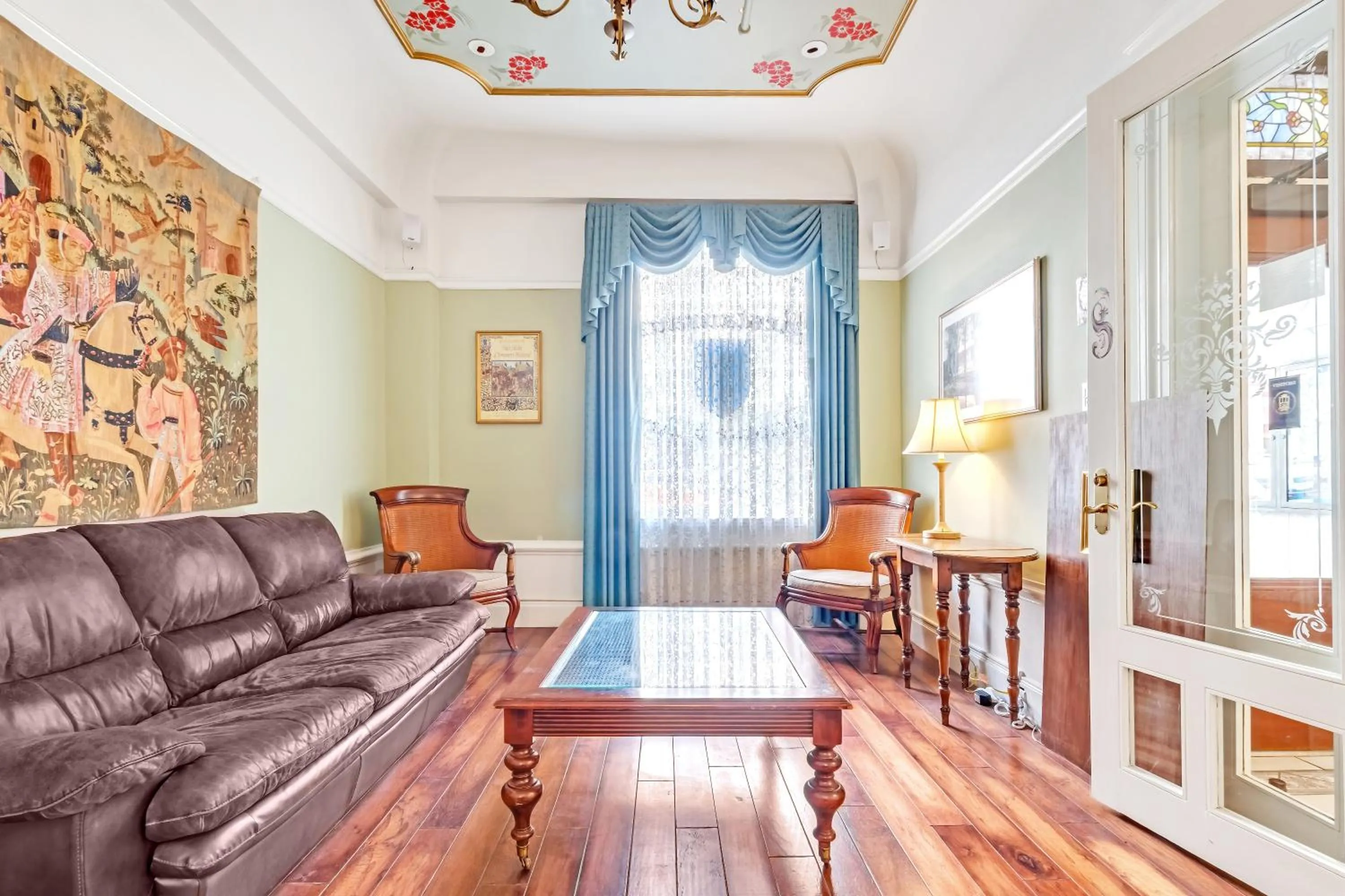 Lobby or reception in Cornell Hotel de France