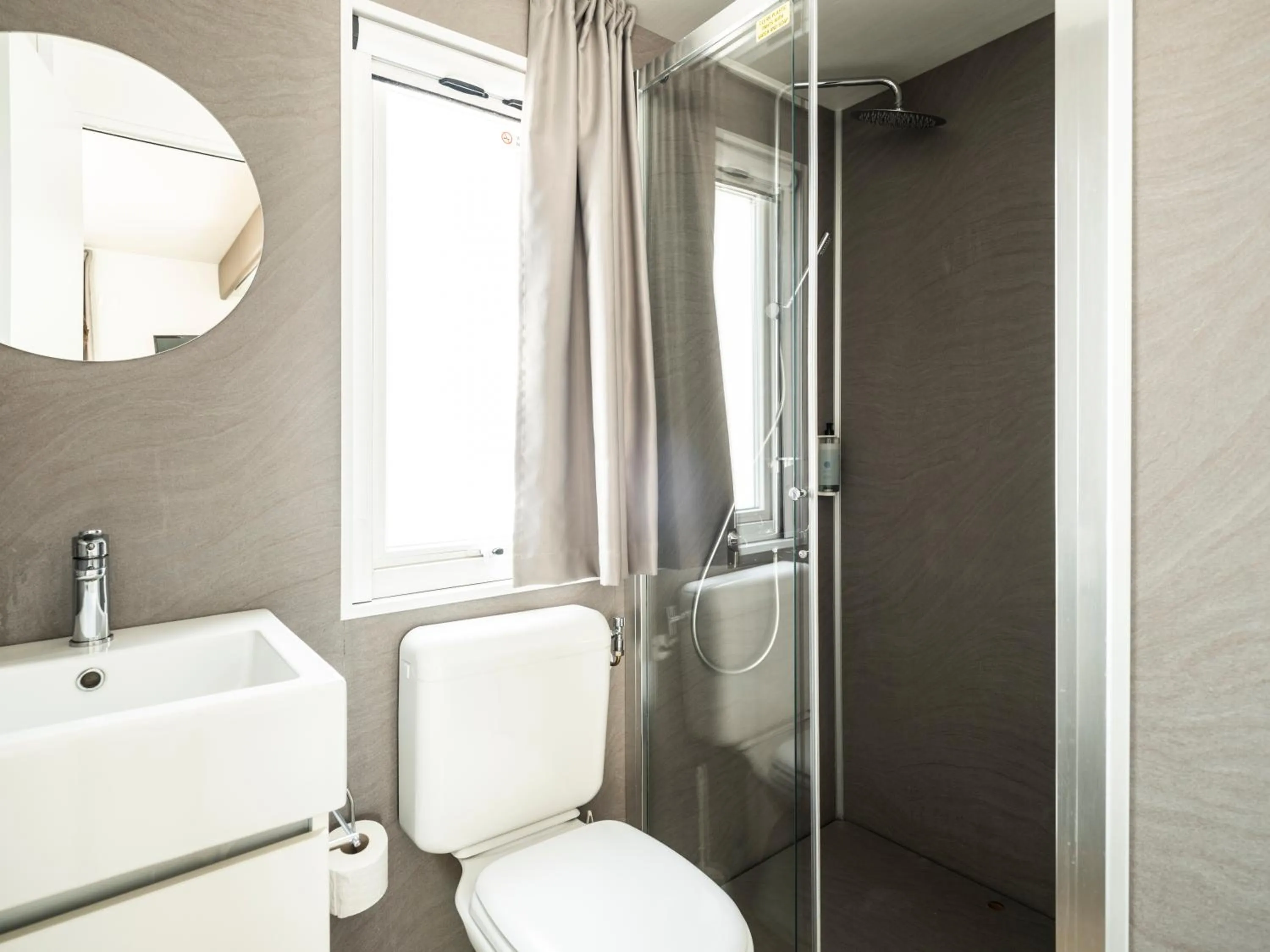 Bathroom in Zaton Holiday Resort Camping Homes