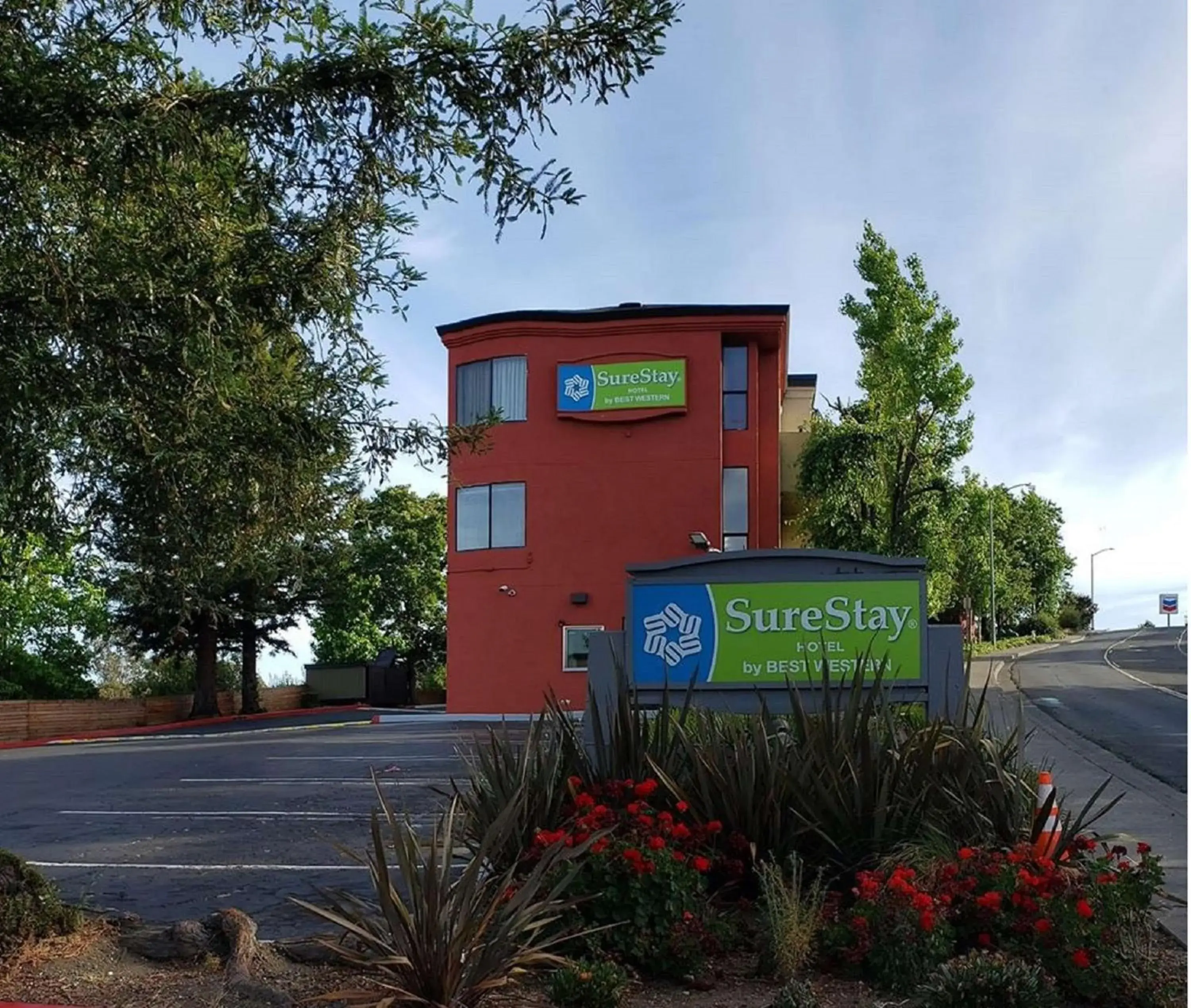 Property building in SureStay Hotel by Best Western Vallejo Napa Valley Property building in SureStay Hotel by Best Western Vallejo Napa Valley