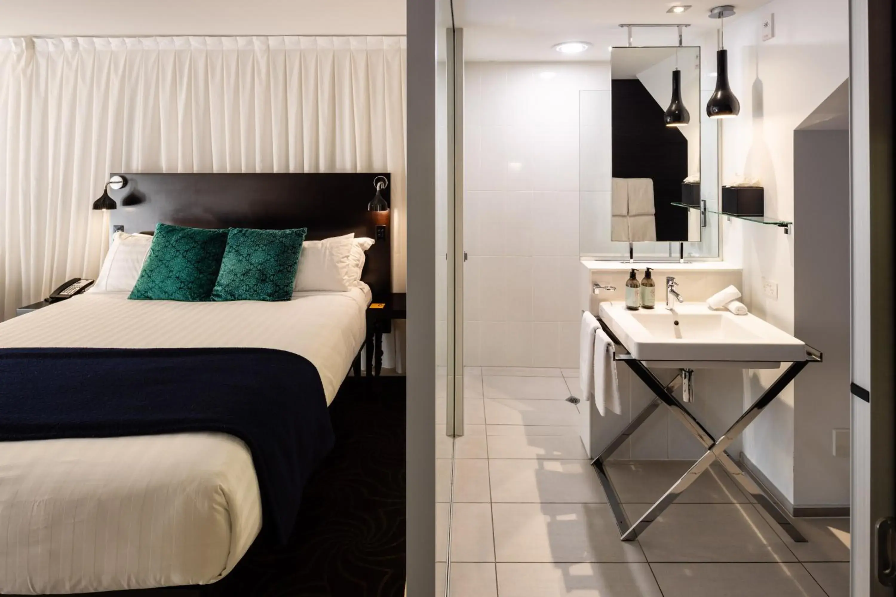 Bed in Queenstown Park Boutique Hotel Bed in Queenstown Park Boutique Hotel