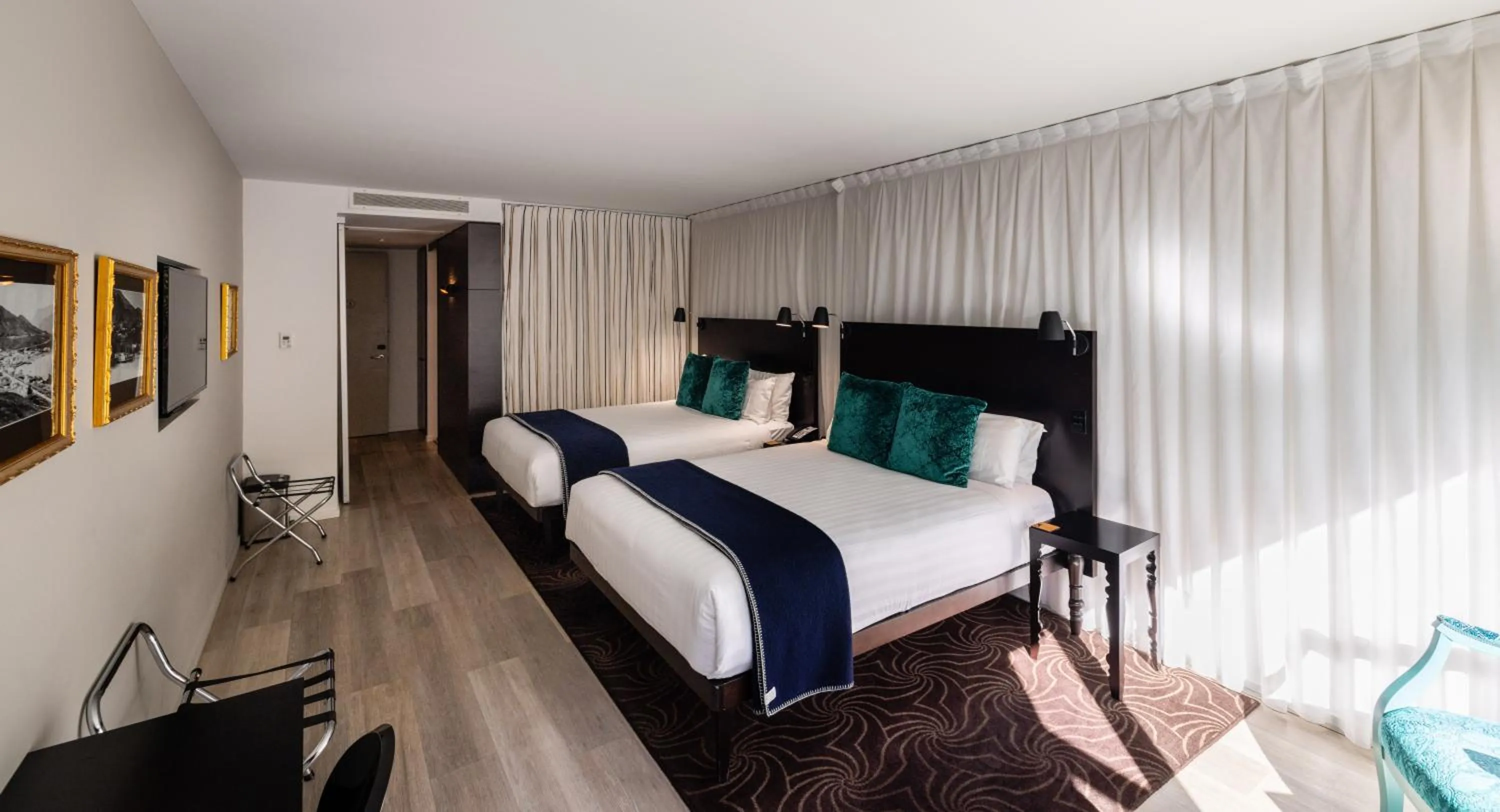 Bed in Queenstown Park Boutique Hotel