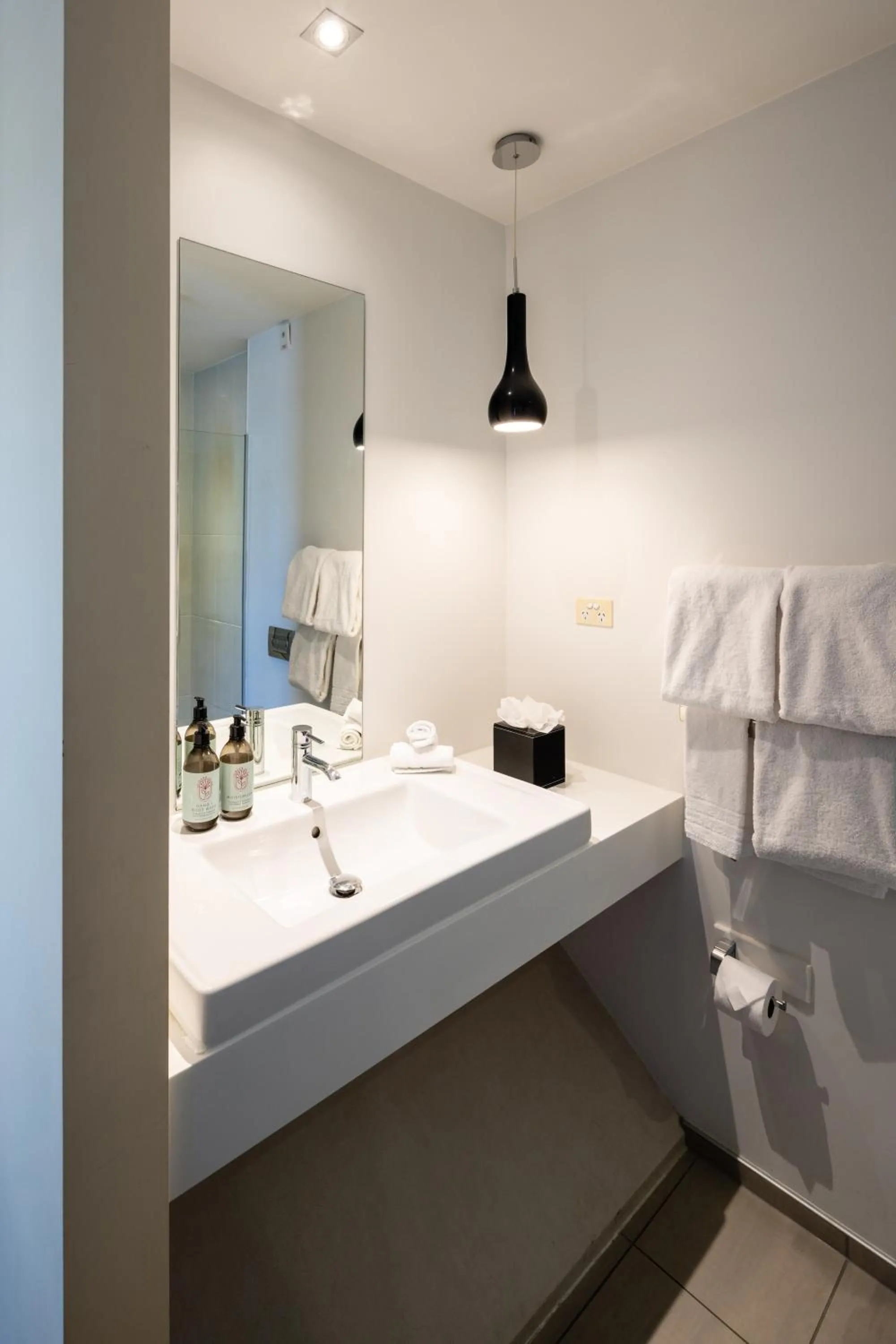 Bathroom, Bed in Queenstown Park Boutique Hotel