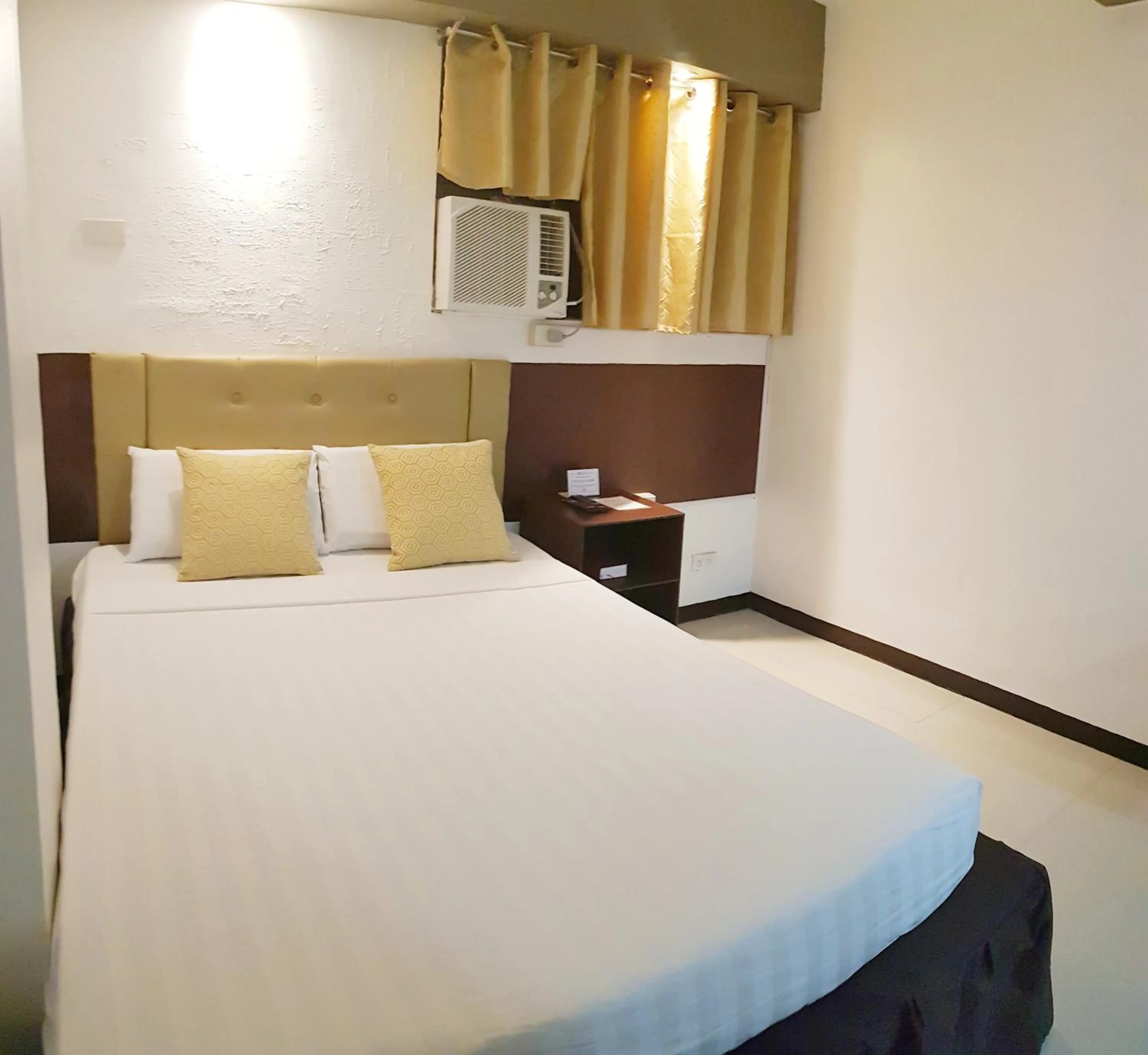 Bed in North Tourist Inn