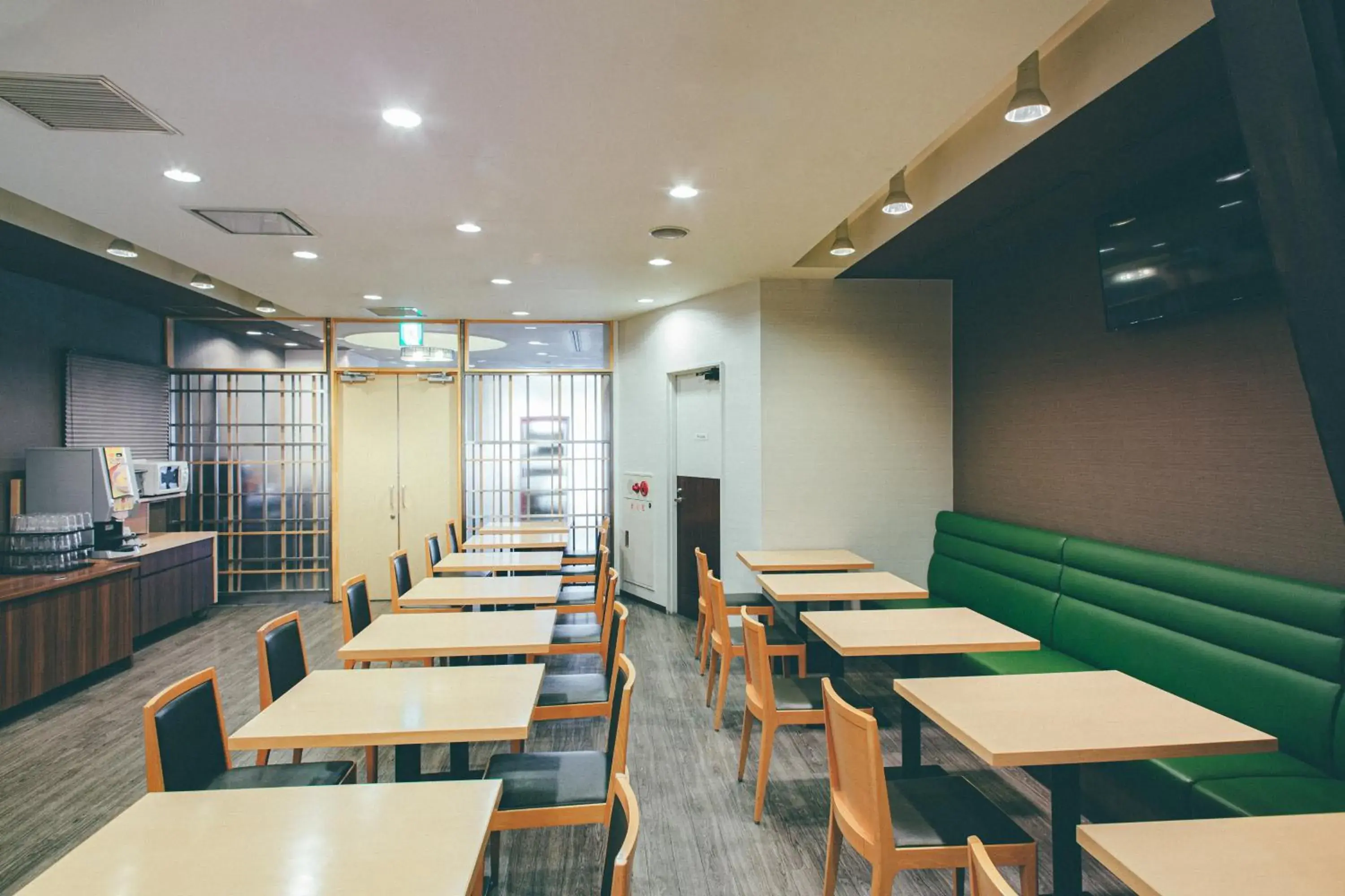 Restaurant/places to eat in Hamilton Hotel Blue Restaurant/places to eat in Hamilton Hotel Blue