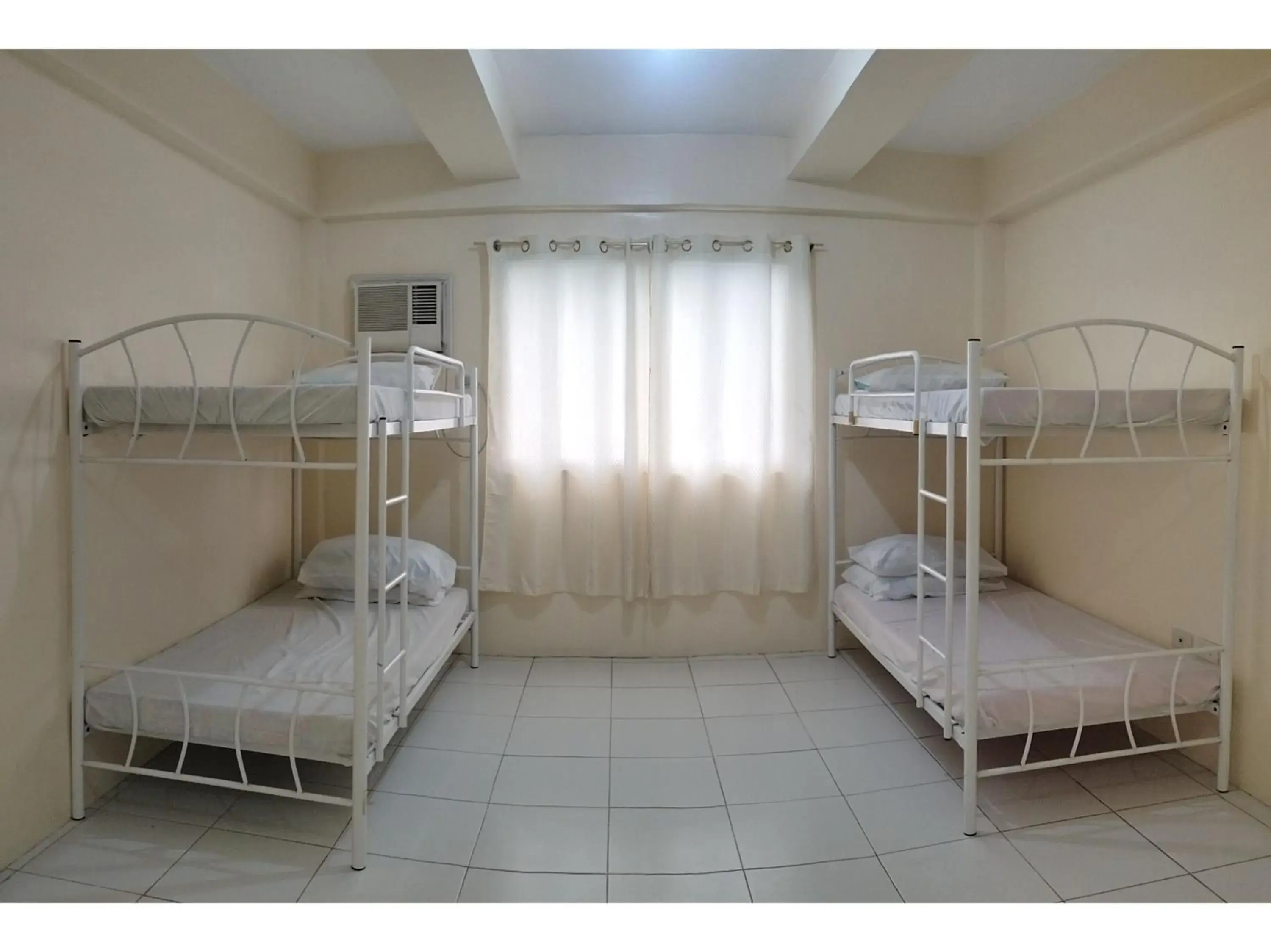 4-Bed Mixed Dormitory Room in OYO 800 Ddd Habitat Dormtel Bacolod 4-Bed Mixed Dormitory Room in OYO 800 Ddd Habitat Dormtel Bacolod