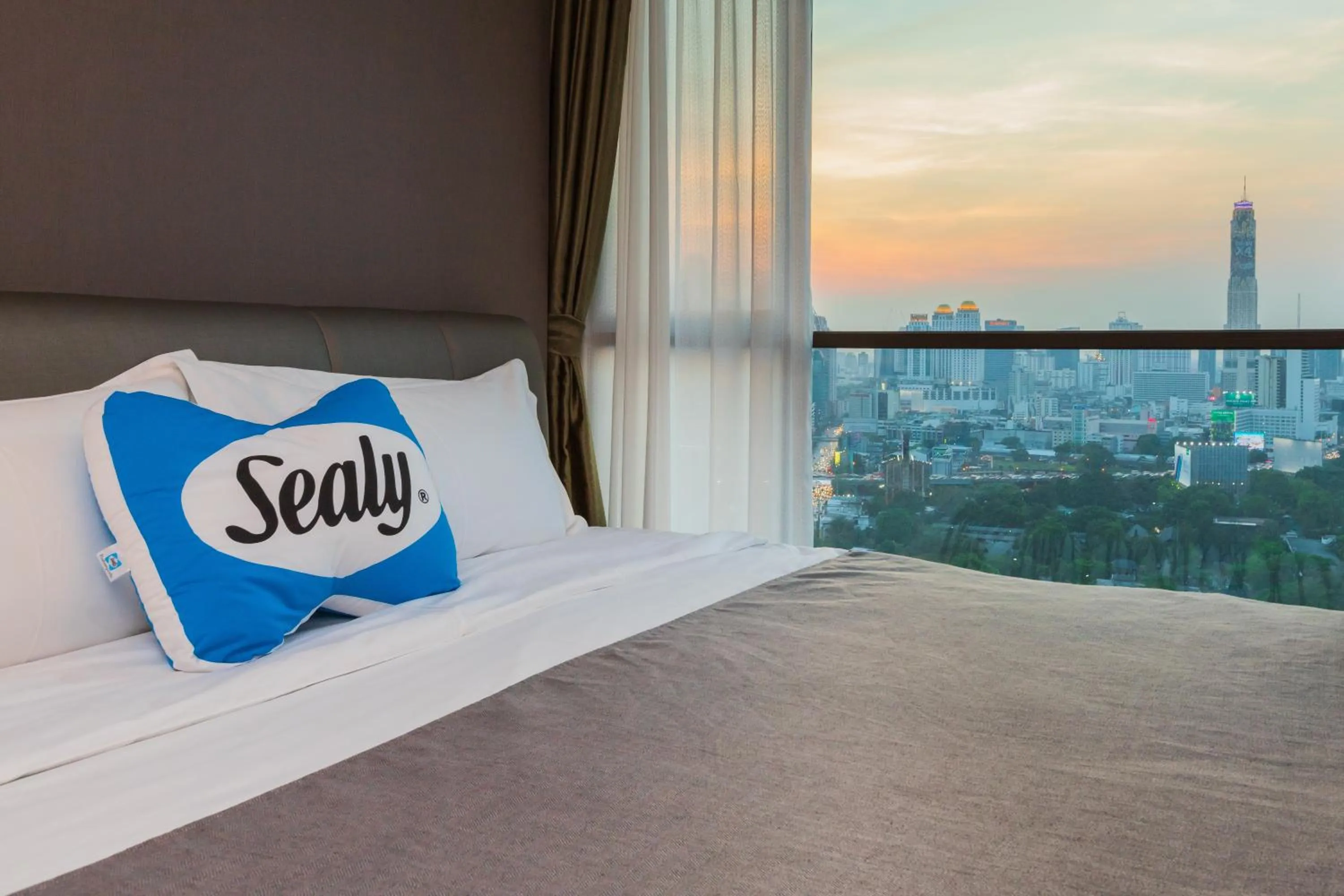 Lumpini Suite Phetchaburi-Makkasan