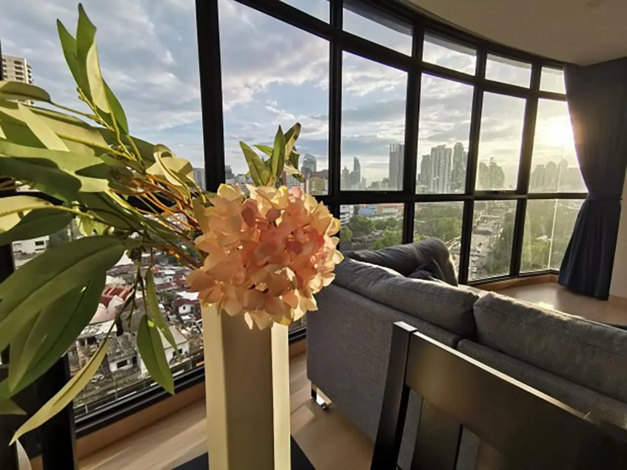 Lumpini Suite Phetchaburi-Makkasan