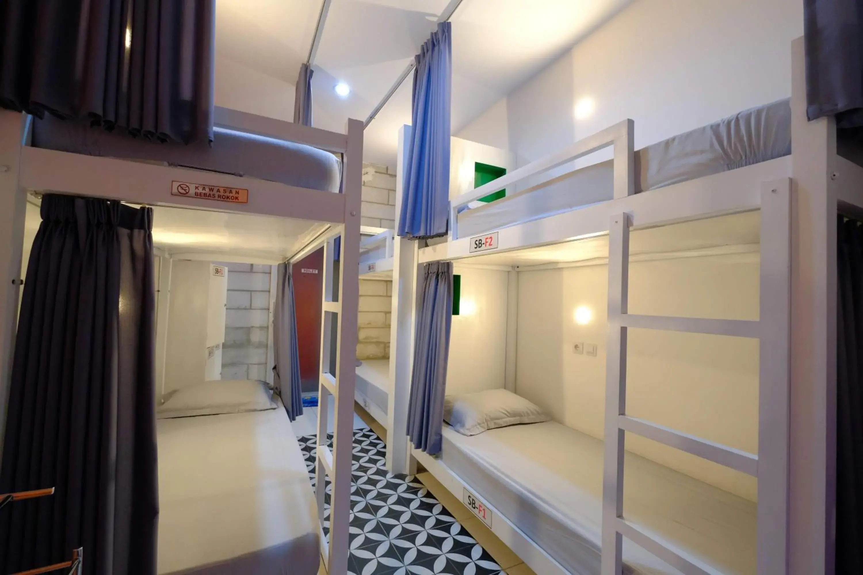 Bed in Home Addicts Hostel Bed in Home Addicts Hostel