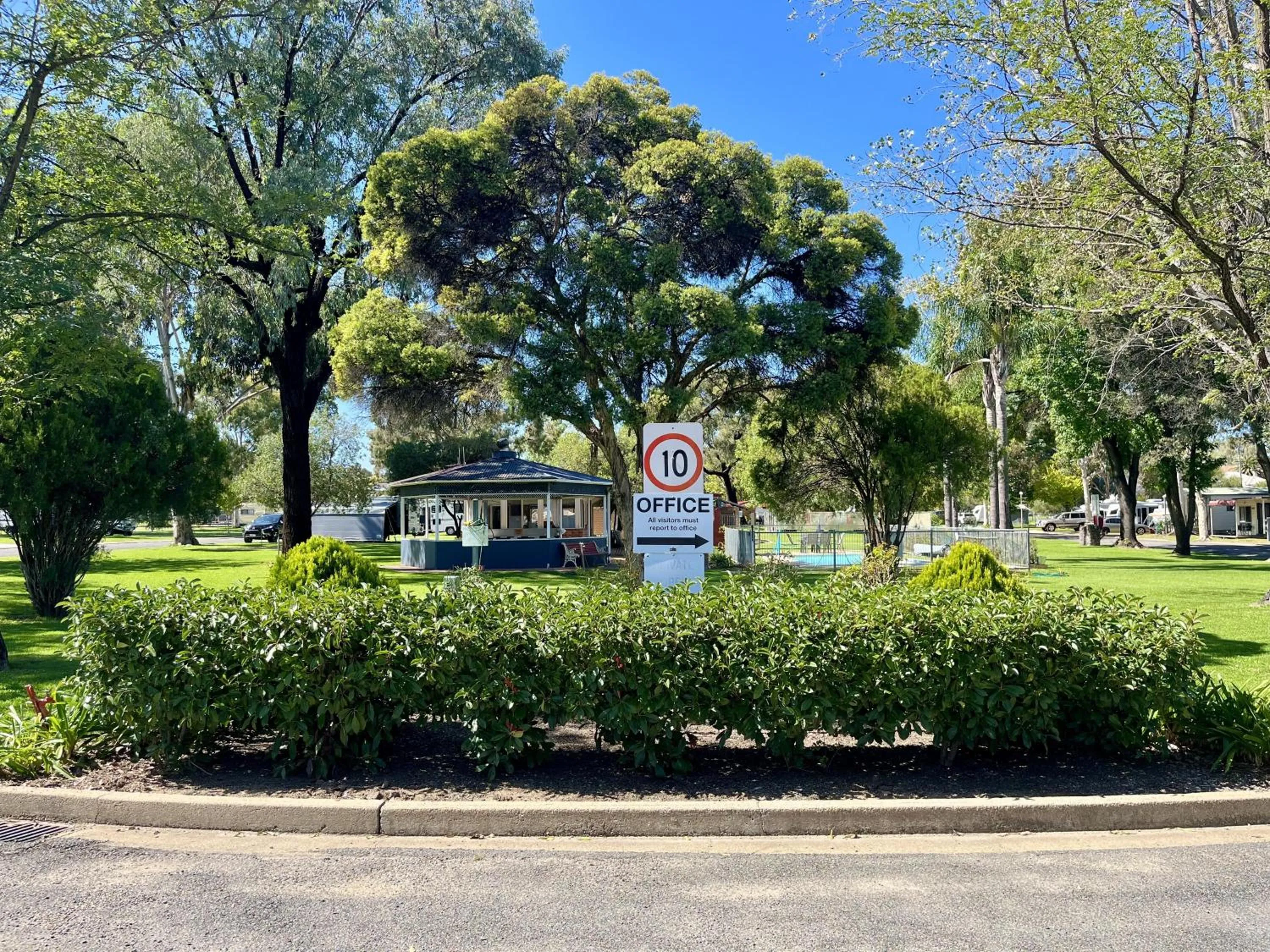 Garden in Young Caravan and Tourist Park