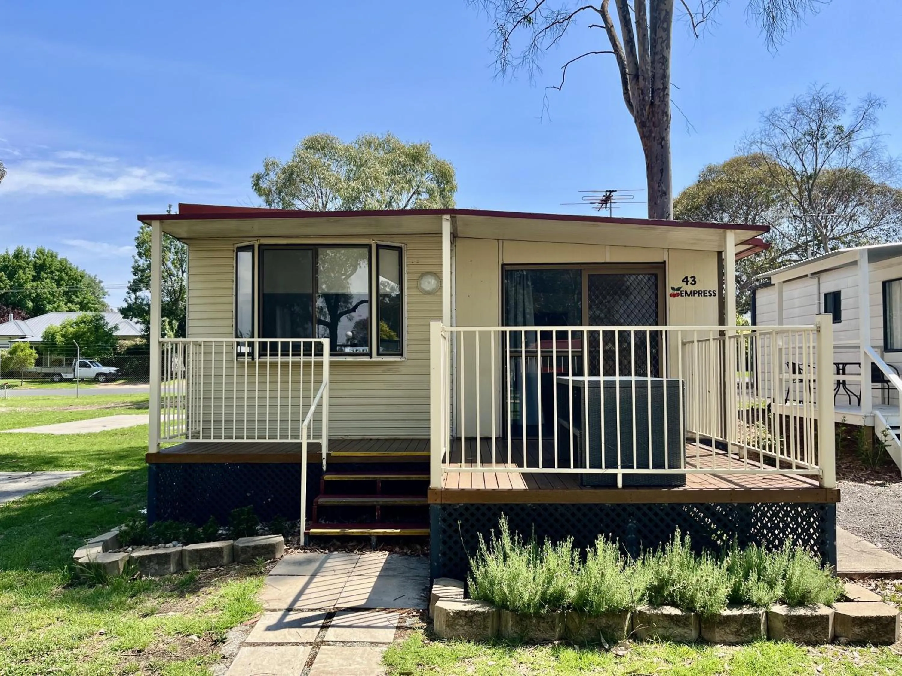 Property building in Young Caravan and Tourist Park