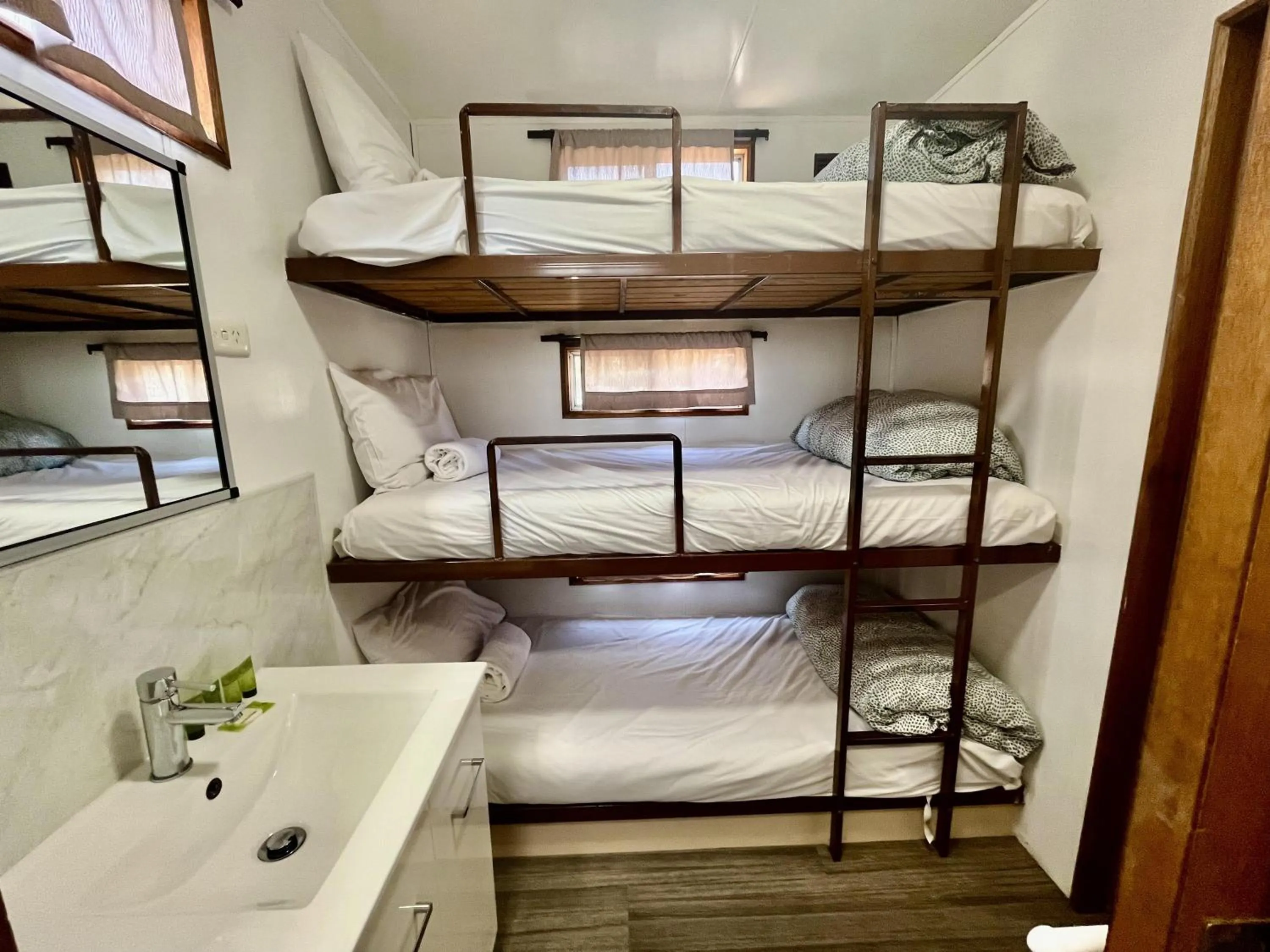 Bedroom, Bed in Young Caravan and Tourist Park