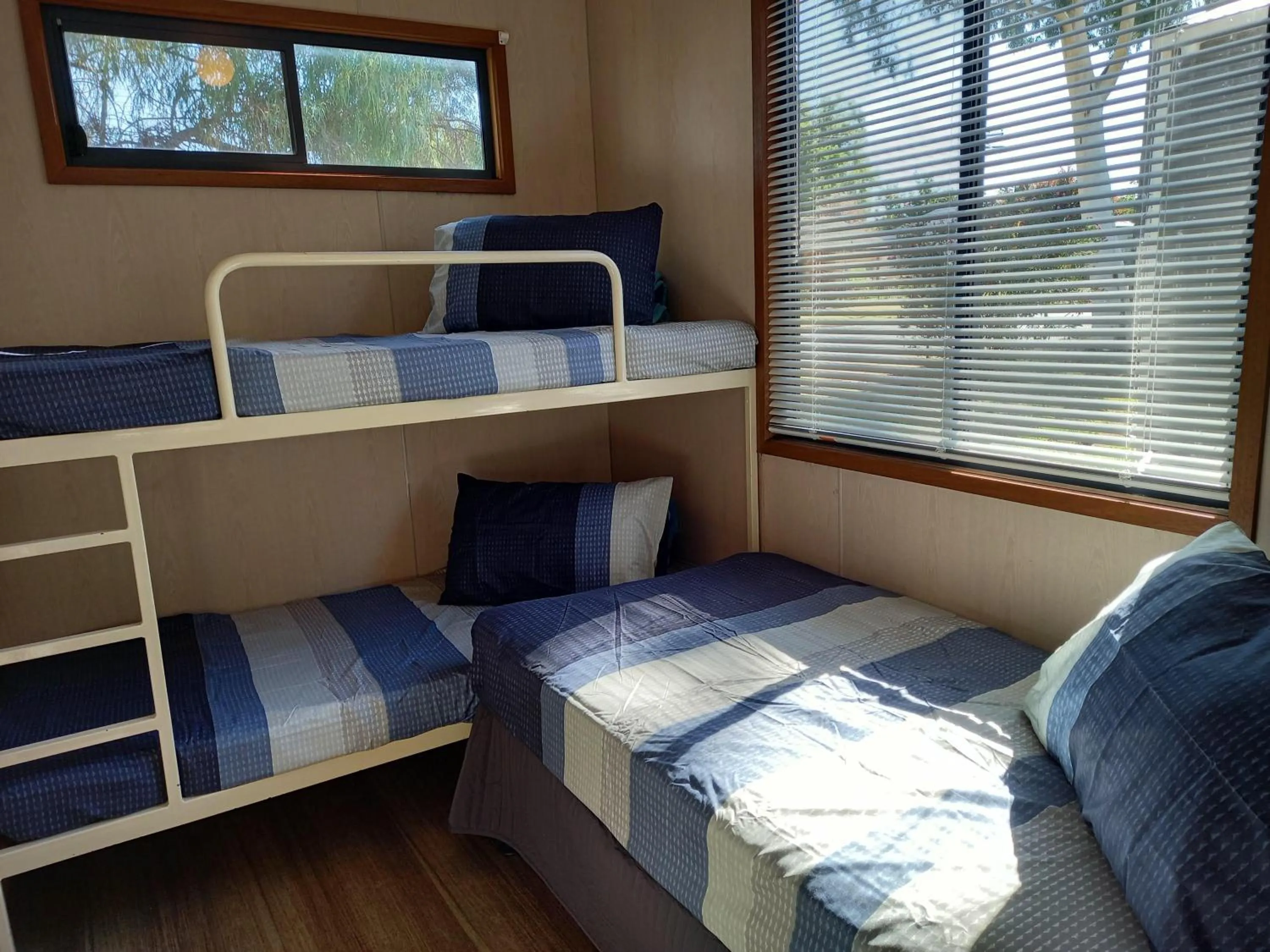 Bedroom, Bed in Young Caravan and Tourist Park