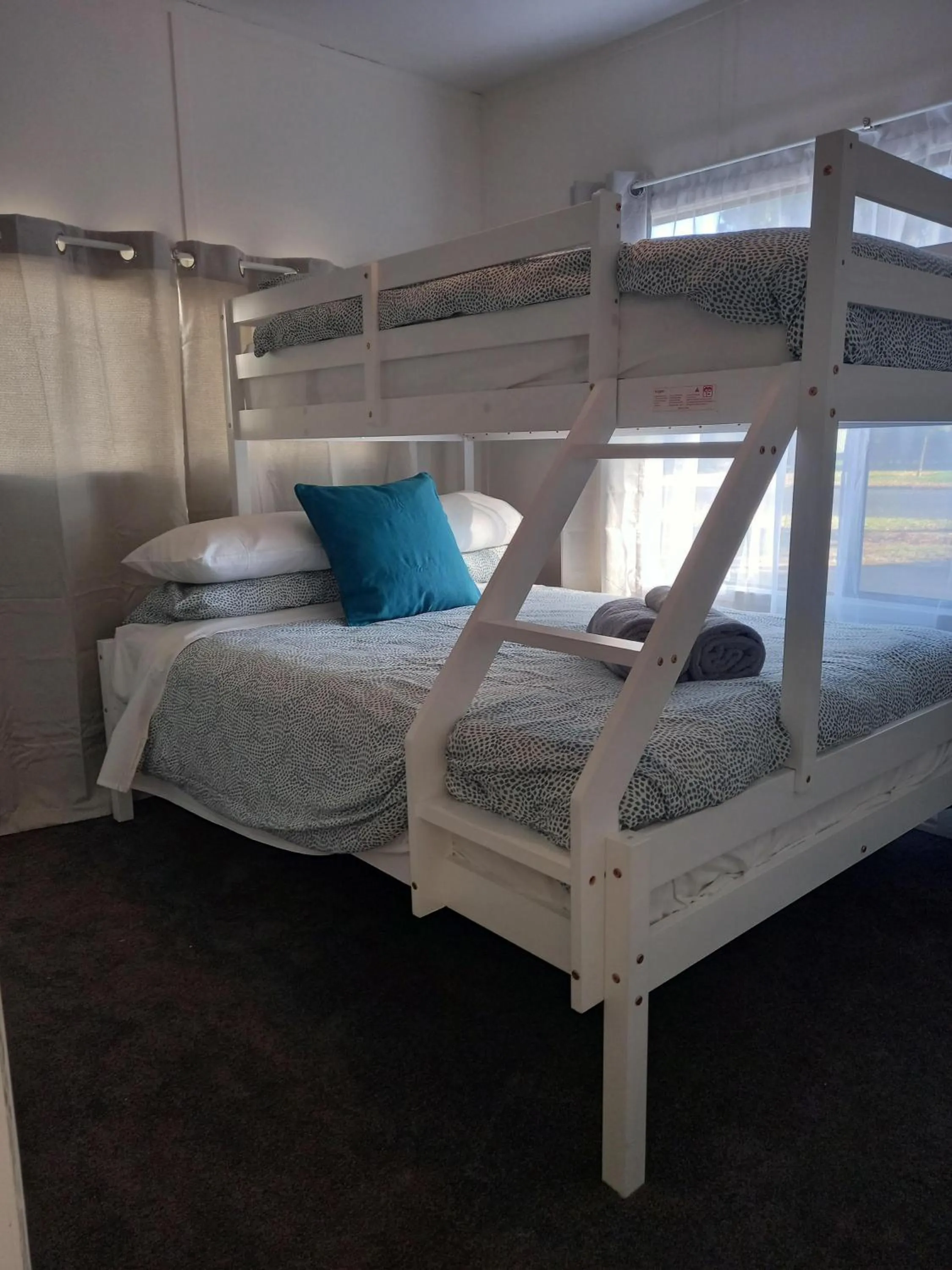 Bedroom, Bed in Young Caravan and Tourist Park