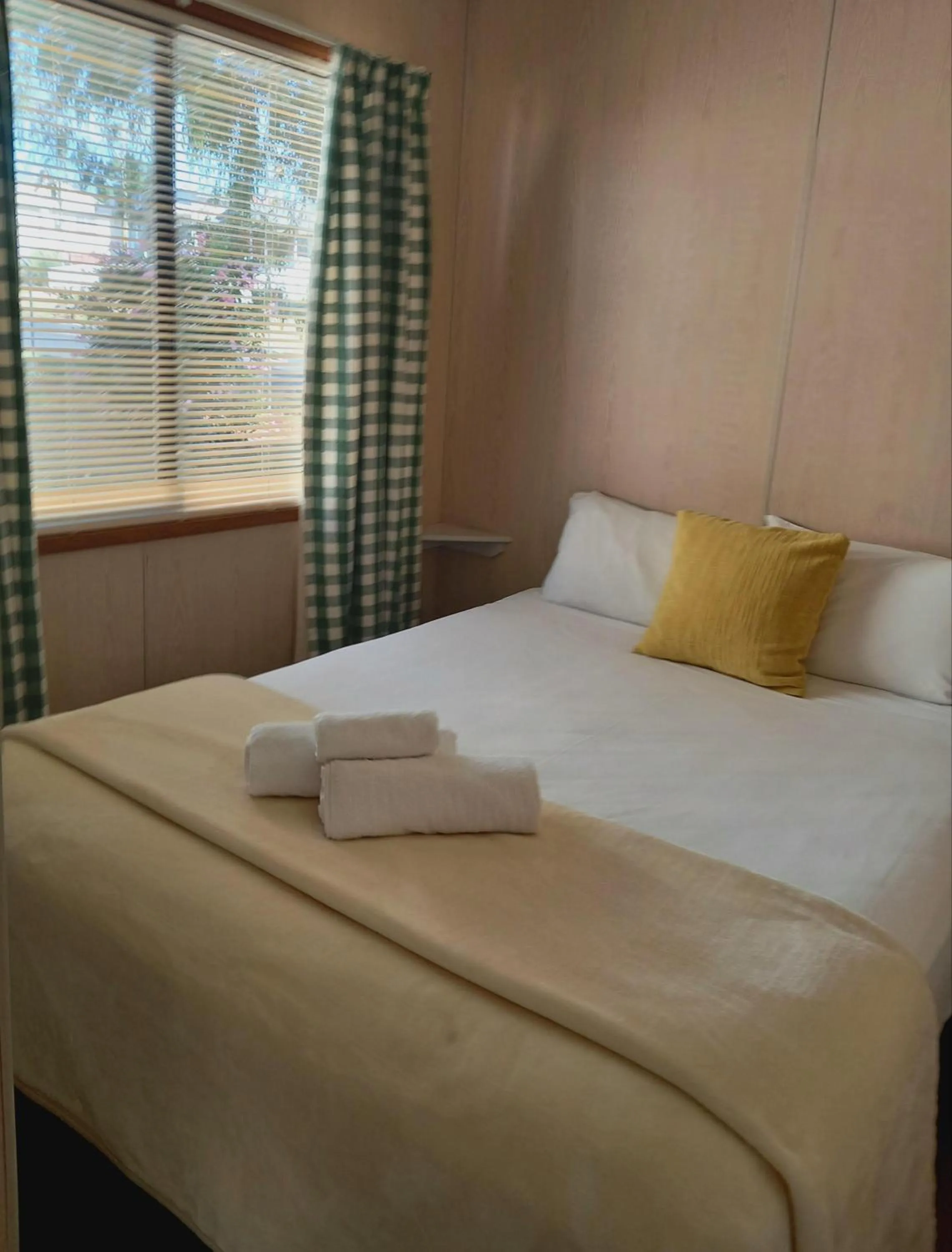 Bed in Young Caravan and Tourist Park