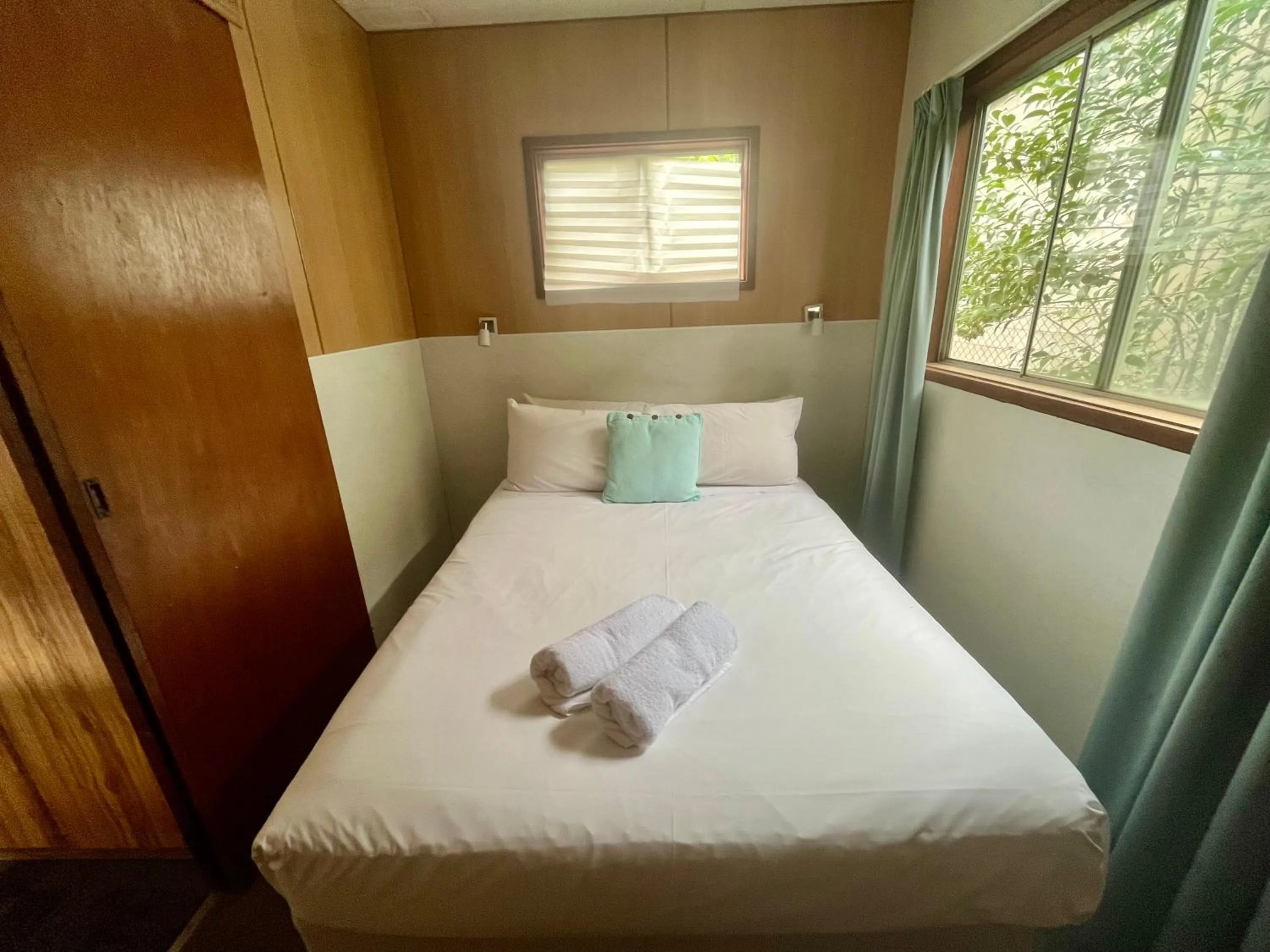 Bed in Young Caravan and Tourist Park