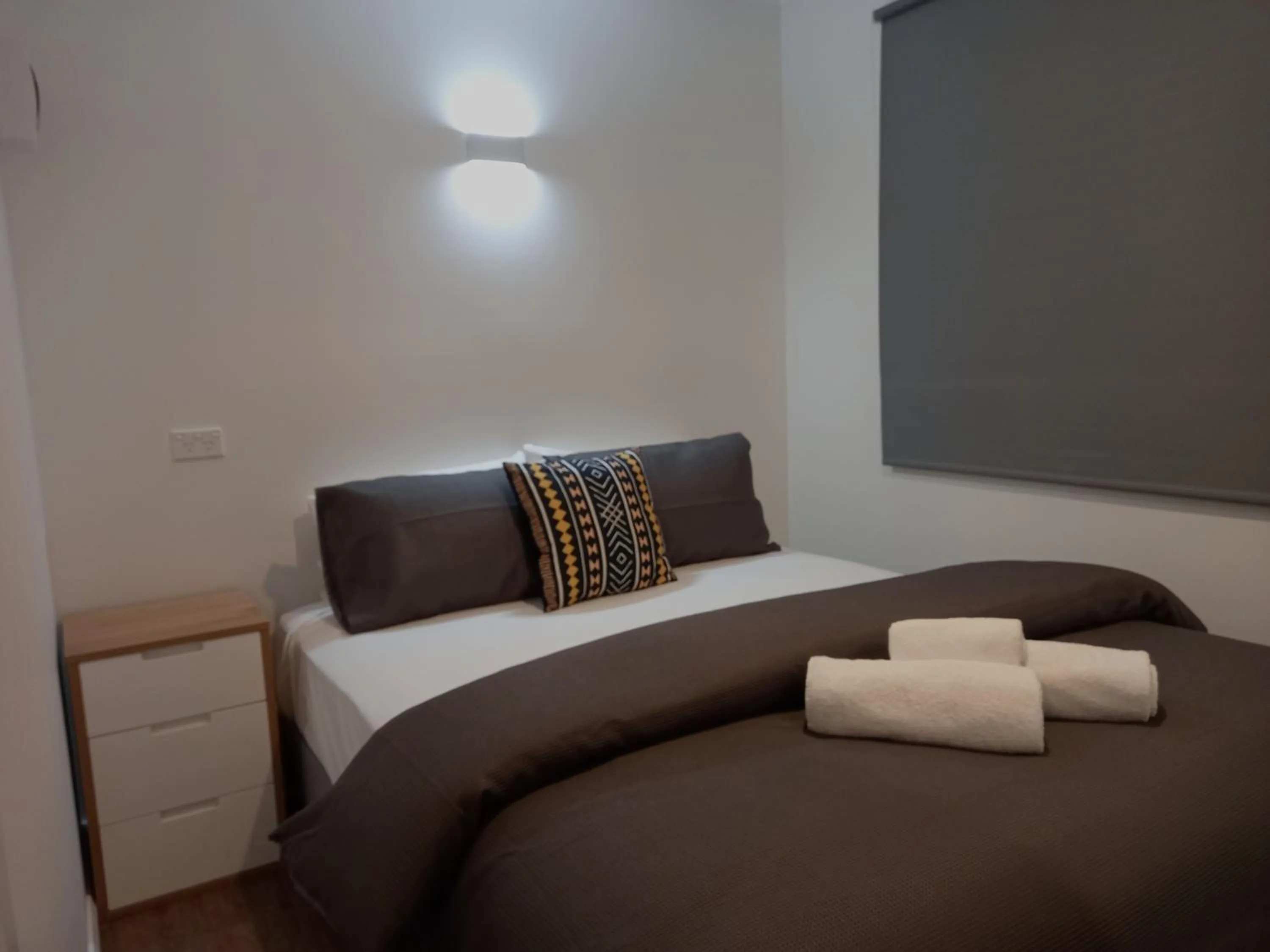 Bedroom, Bed in Young Caravan and Tourist Park