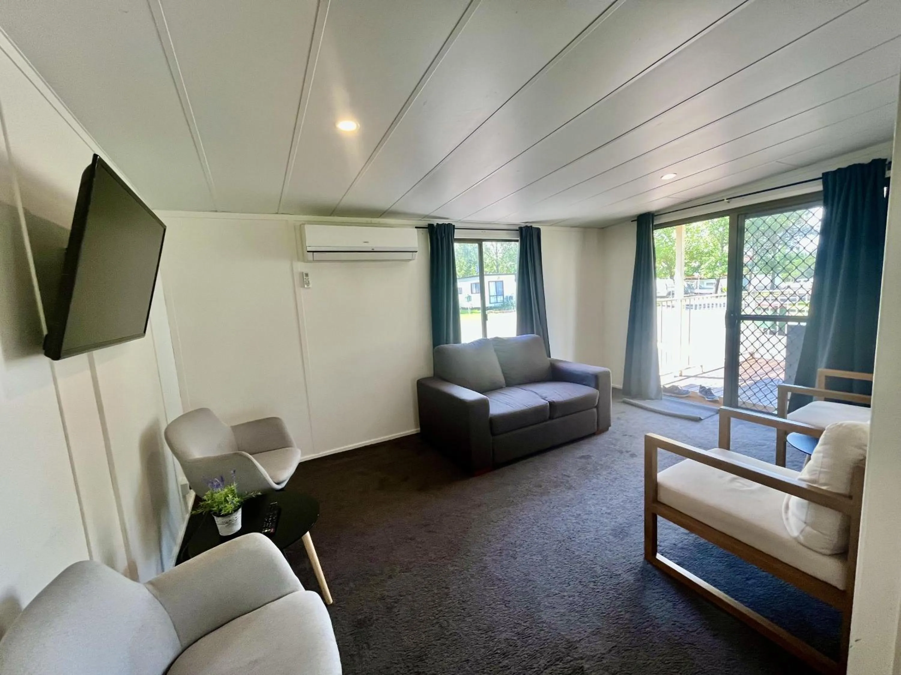 Seating area in Young Caravan and Tourist Park