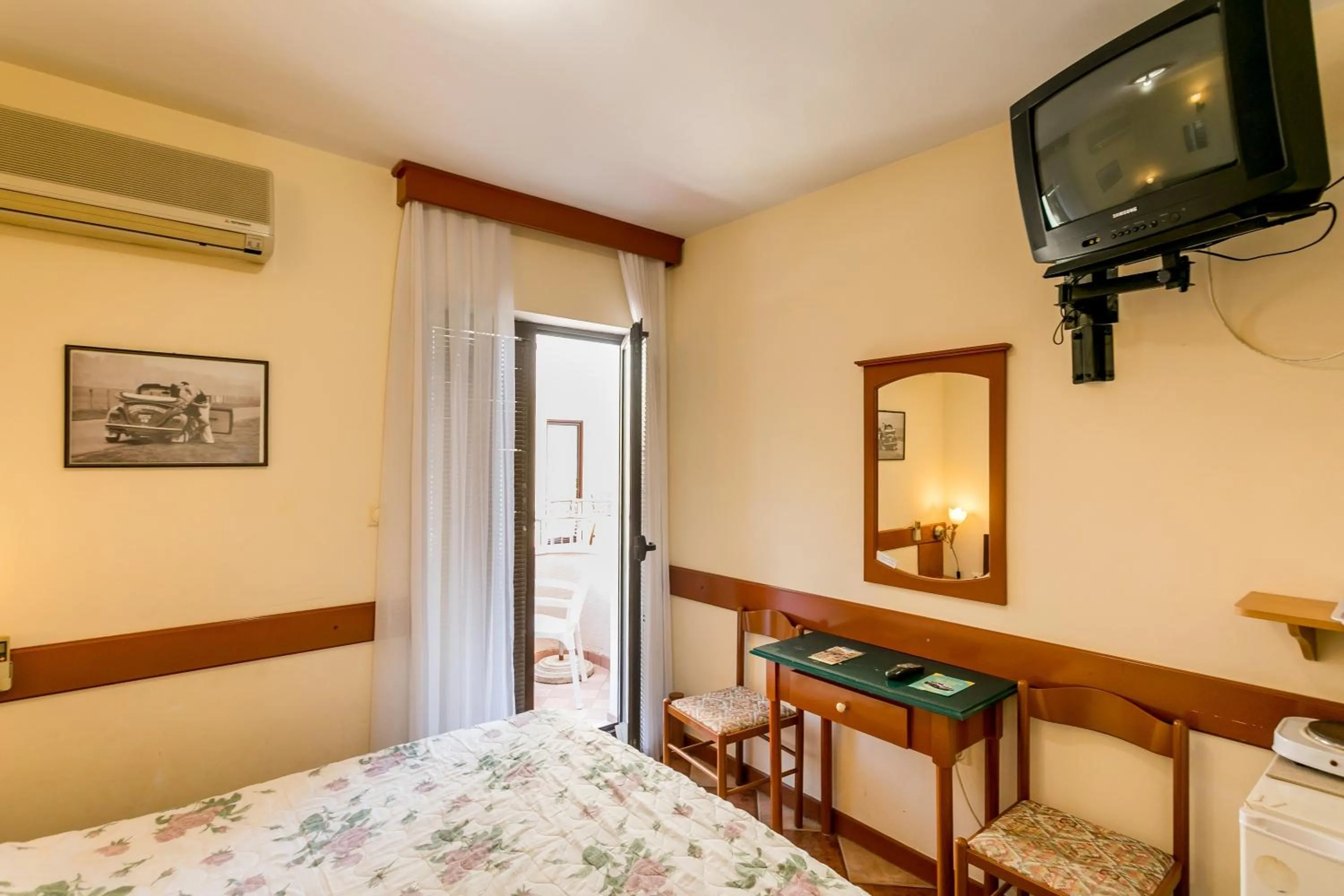 Bed in Apartments Maslina
