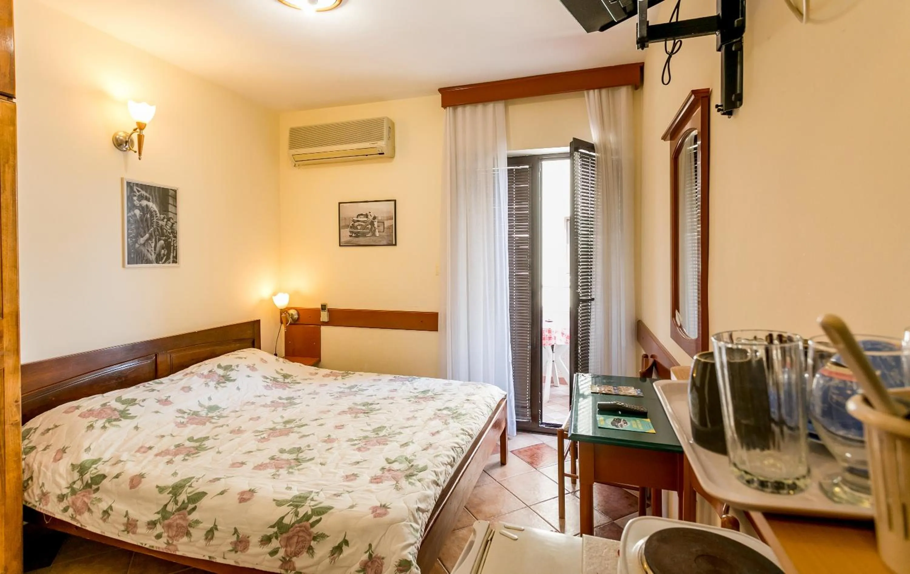 Bed in Apartments Maslina