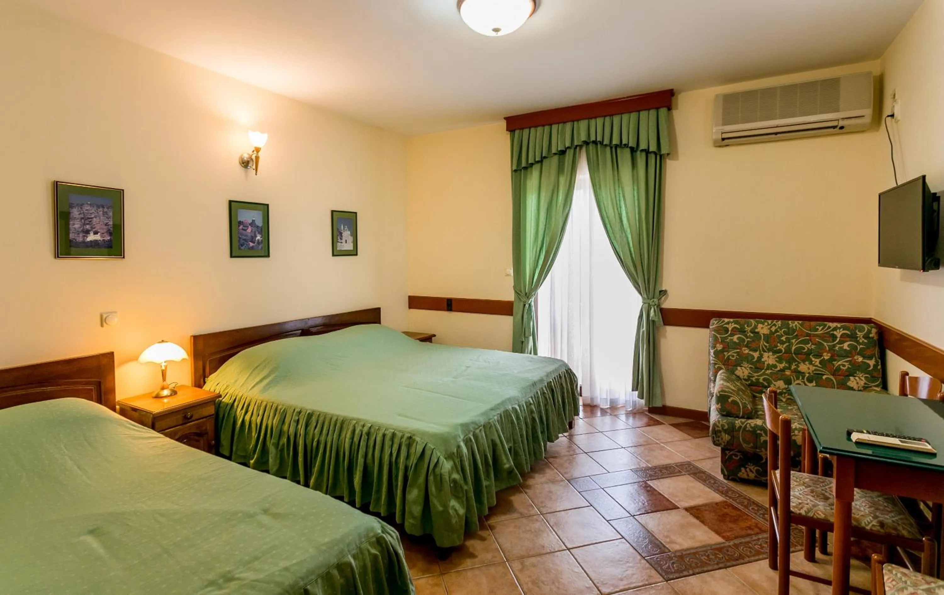 Bed in Apartments Maslina