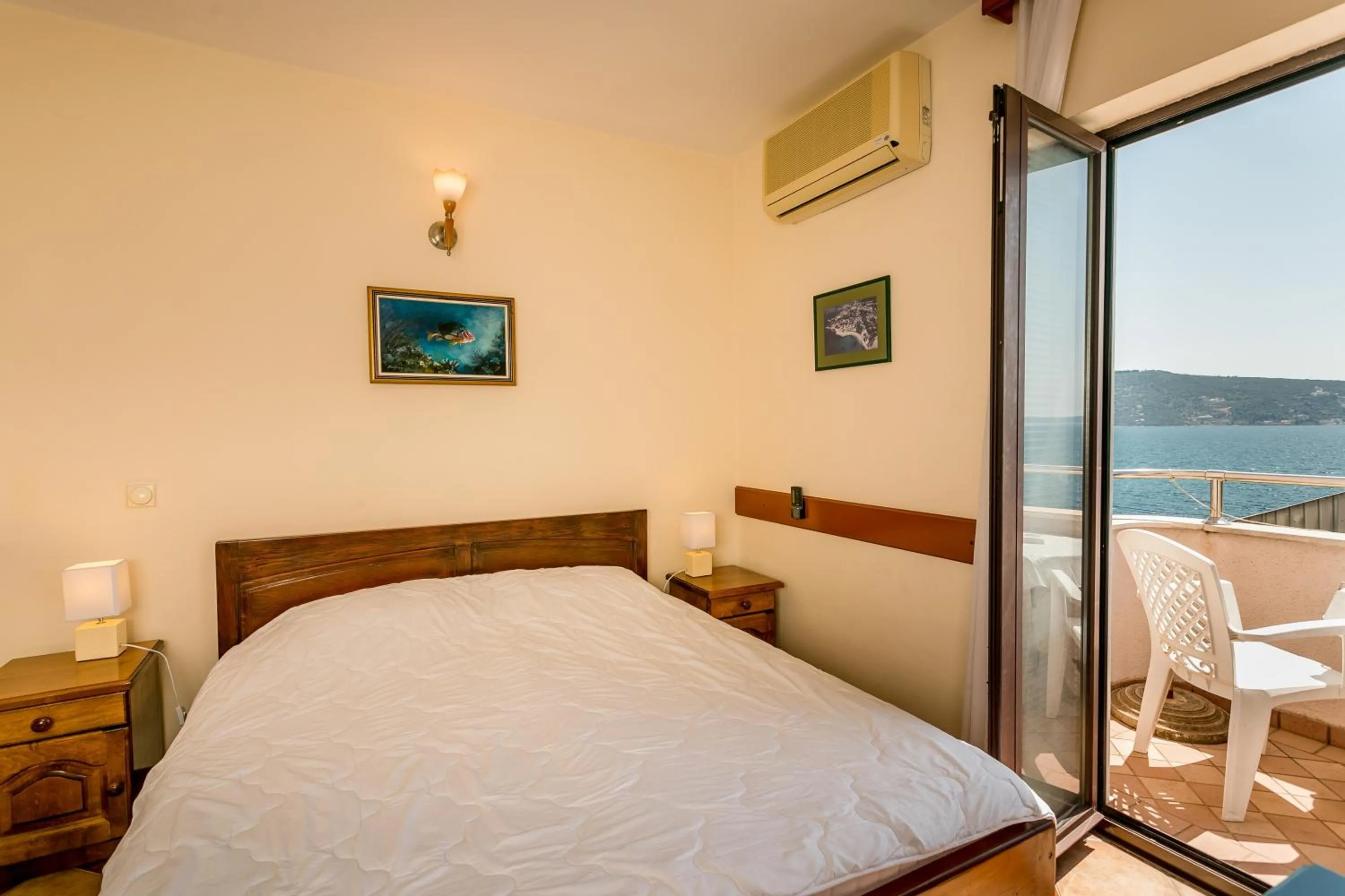 Bed in Apartments Maslina
