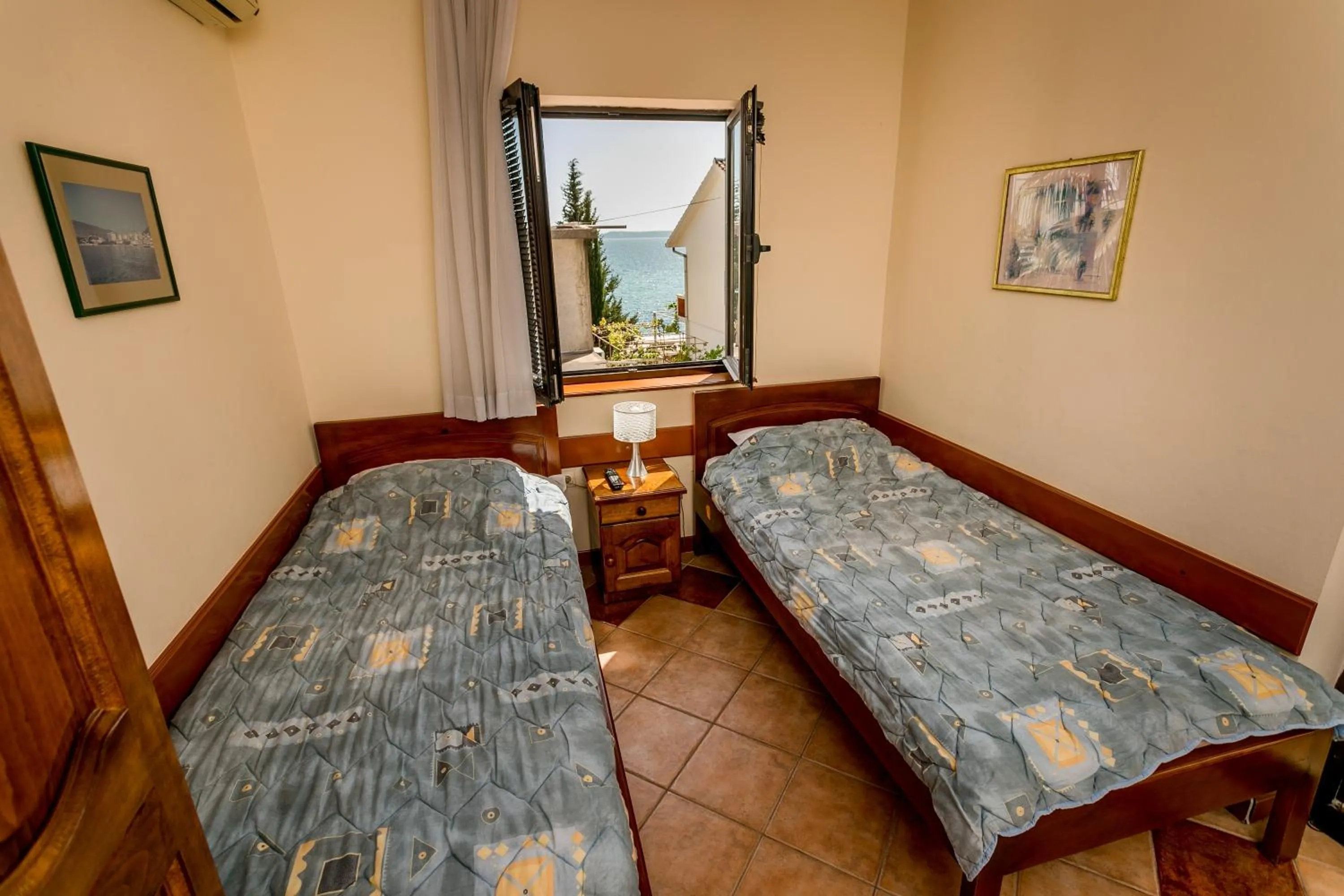 Bed in Apartments Maslina