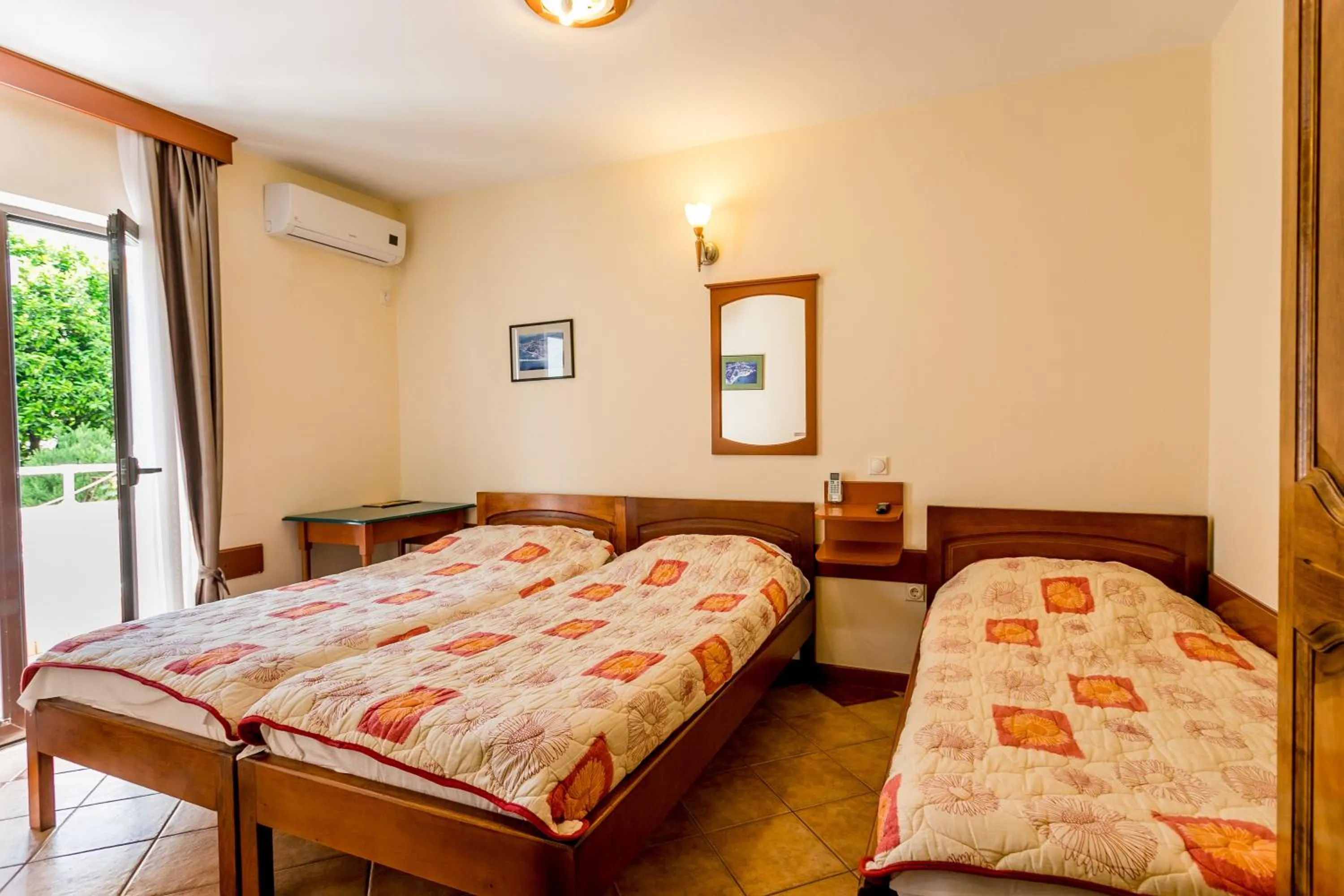 Bed in Apartments Maslina