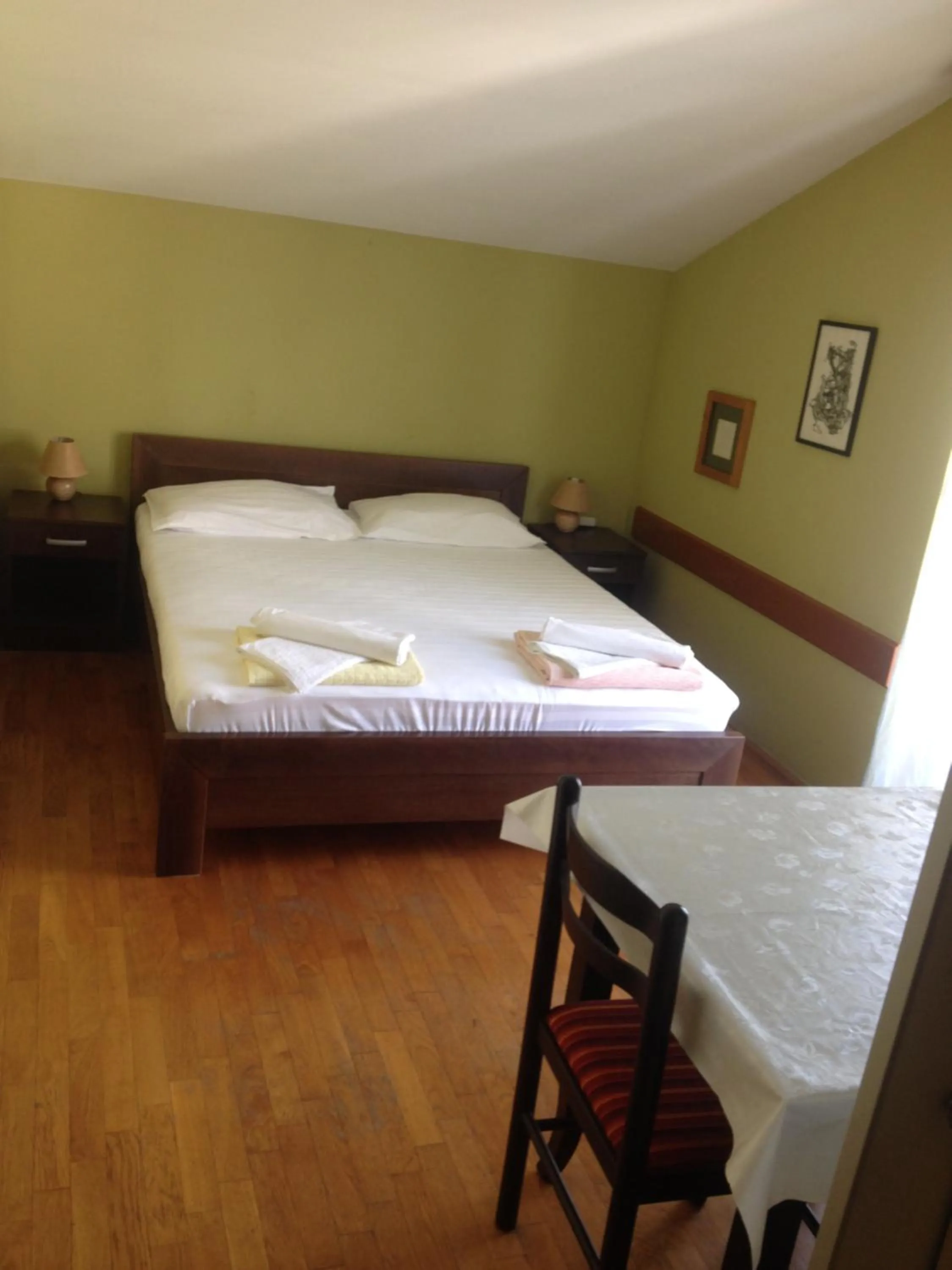 Bed in Apartments Maslina