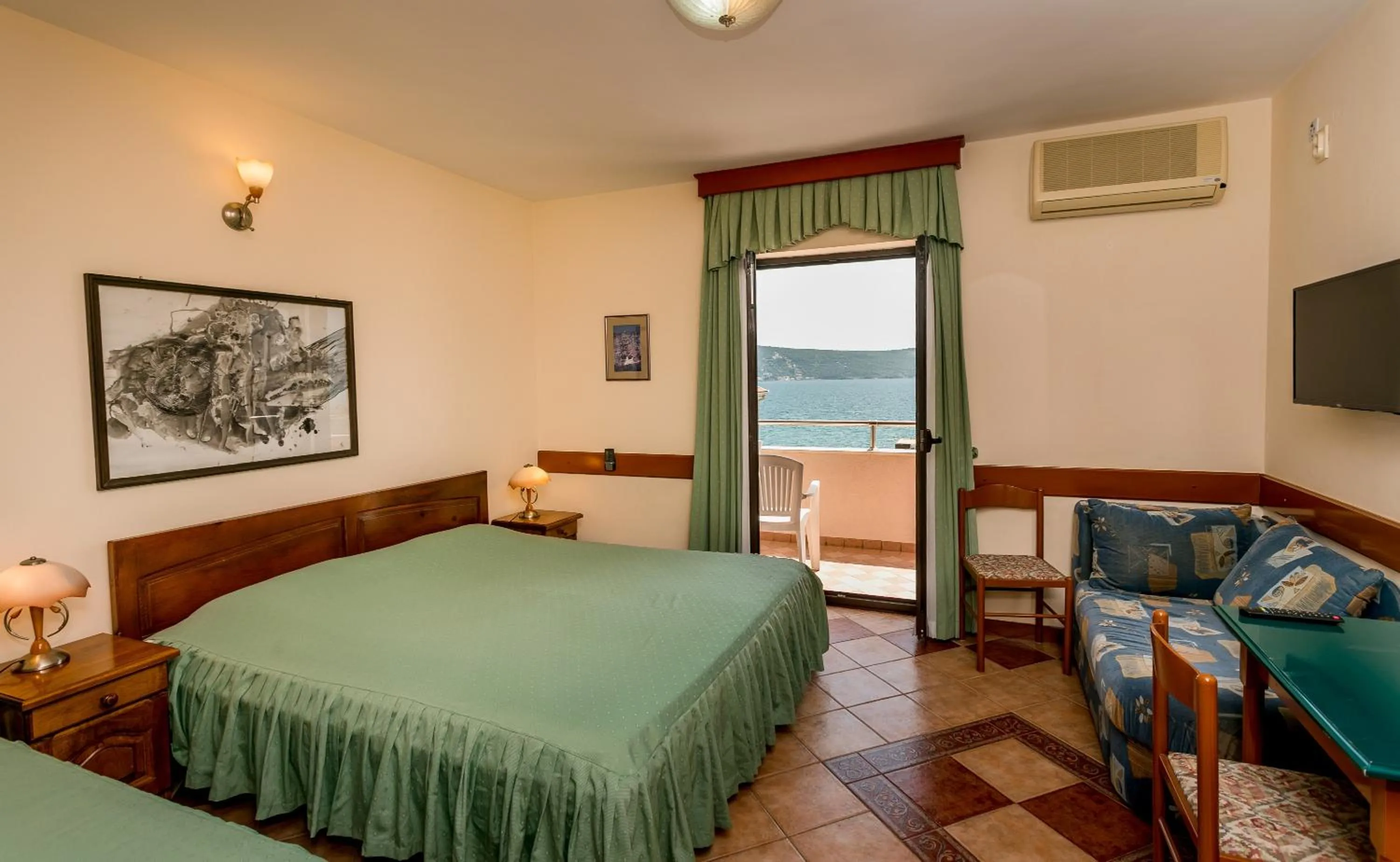 Bed in Apartments Maslina