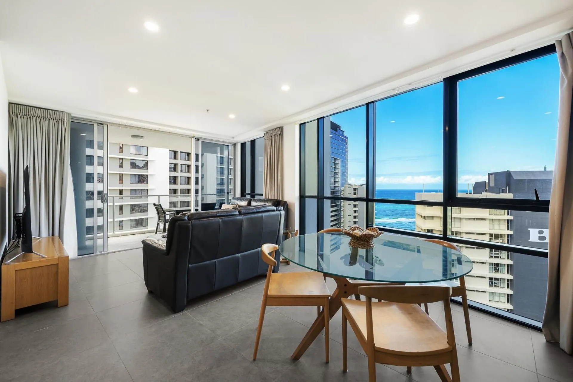 Artique Surfers Paradise - Official