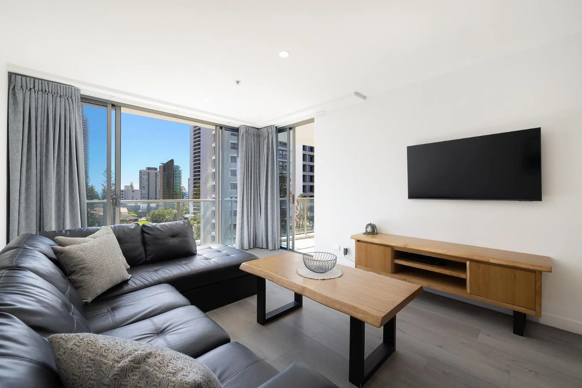 Artique Surfers Paradise - Official