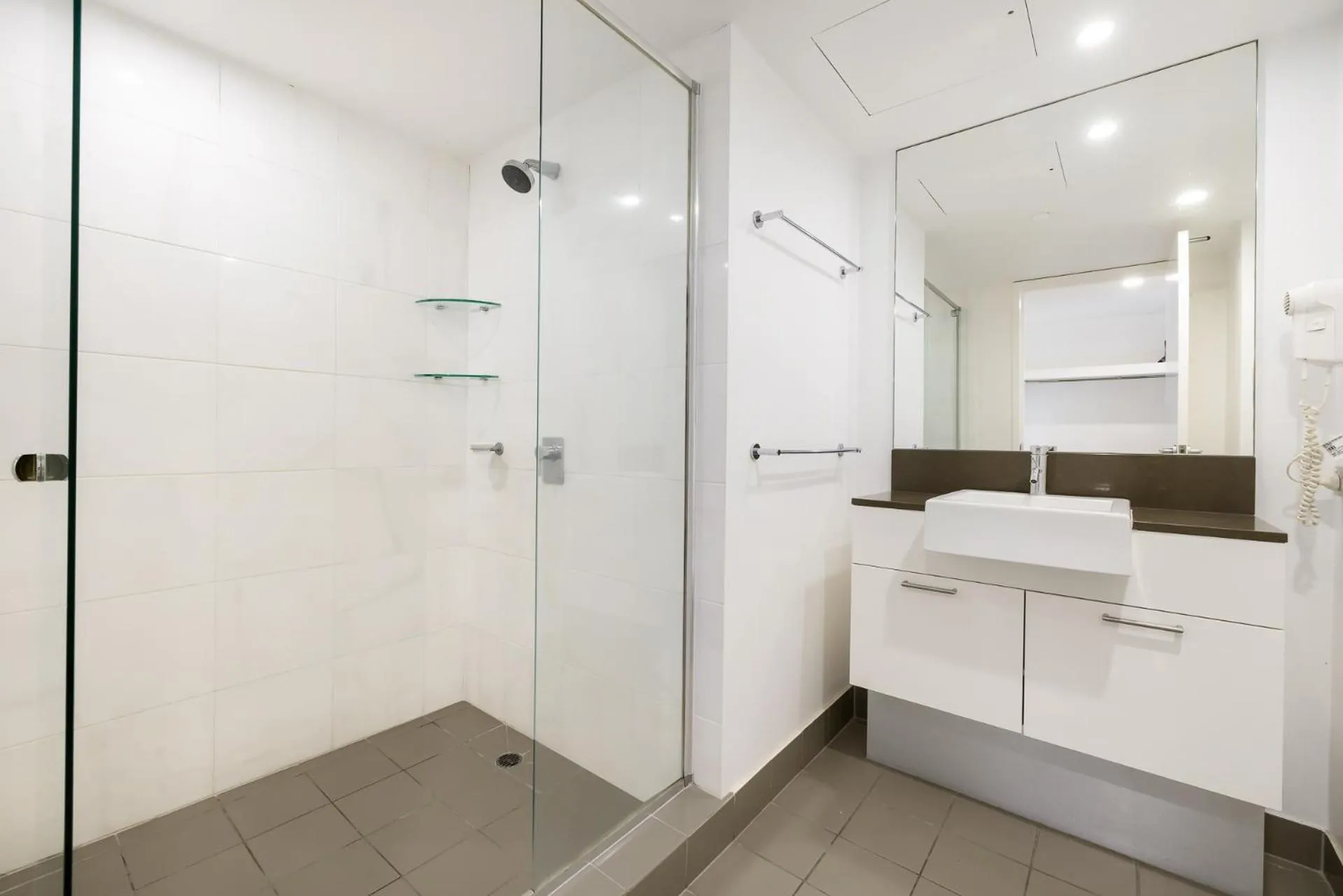 Artique Surfers Paradise - Official