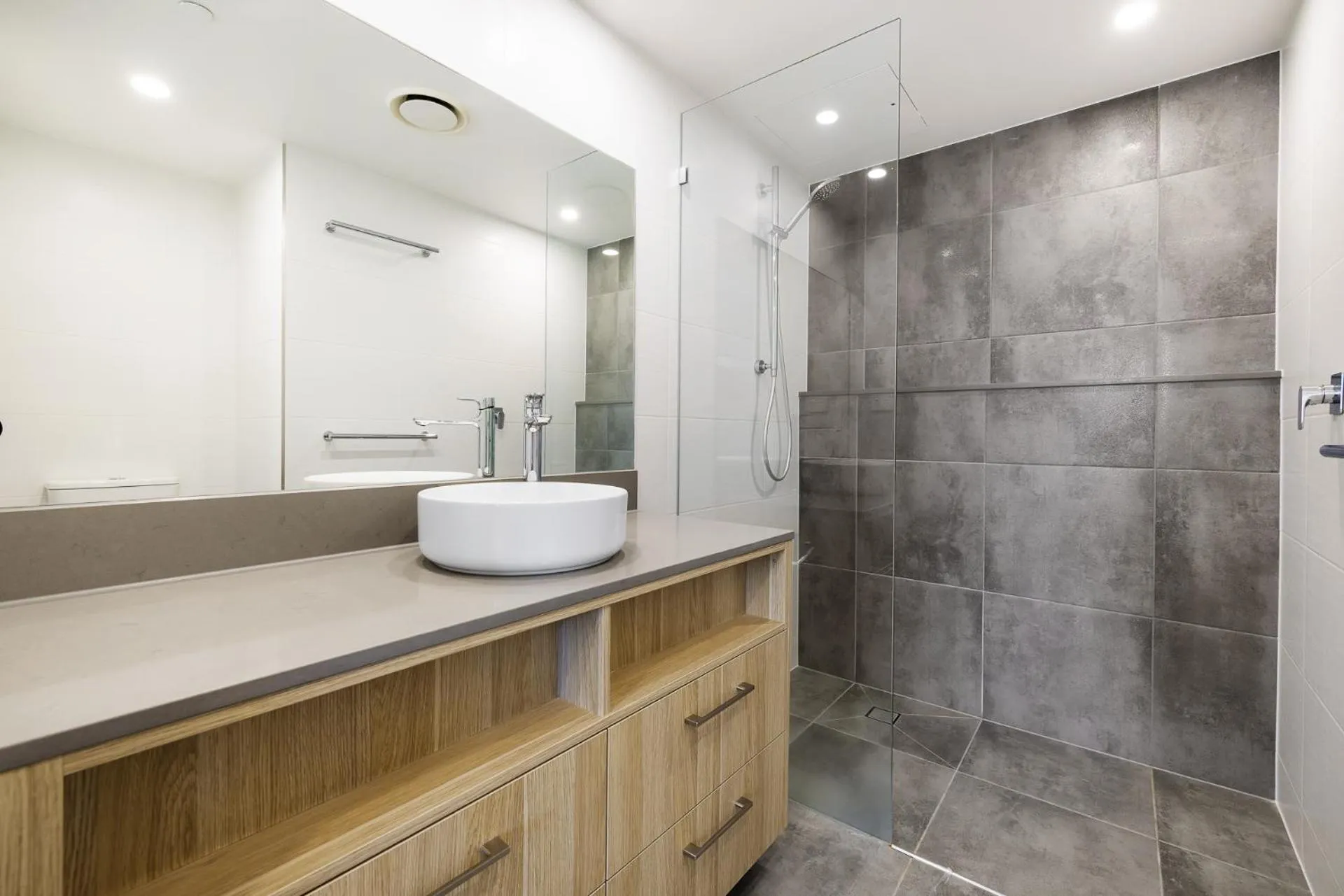 Artique Surfers Paradise - Official