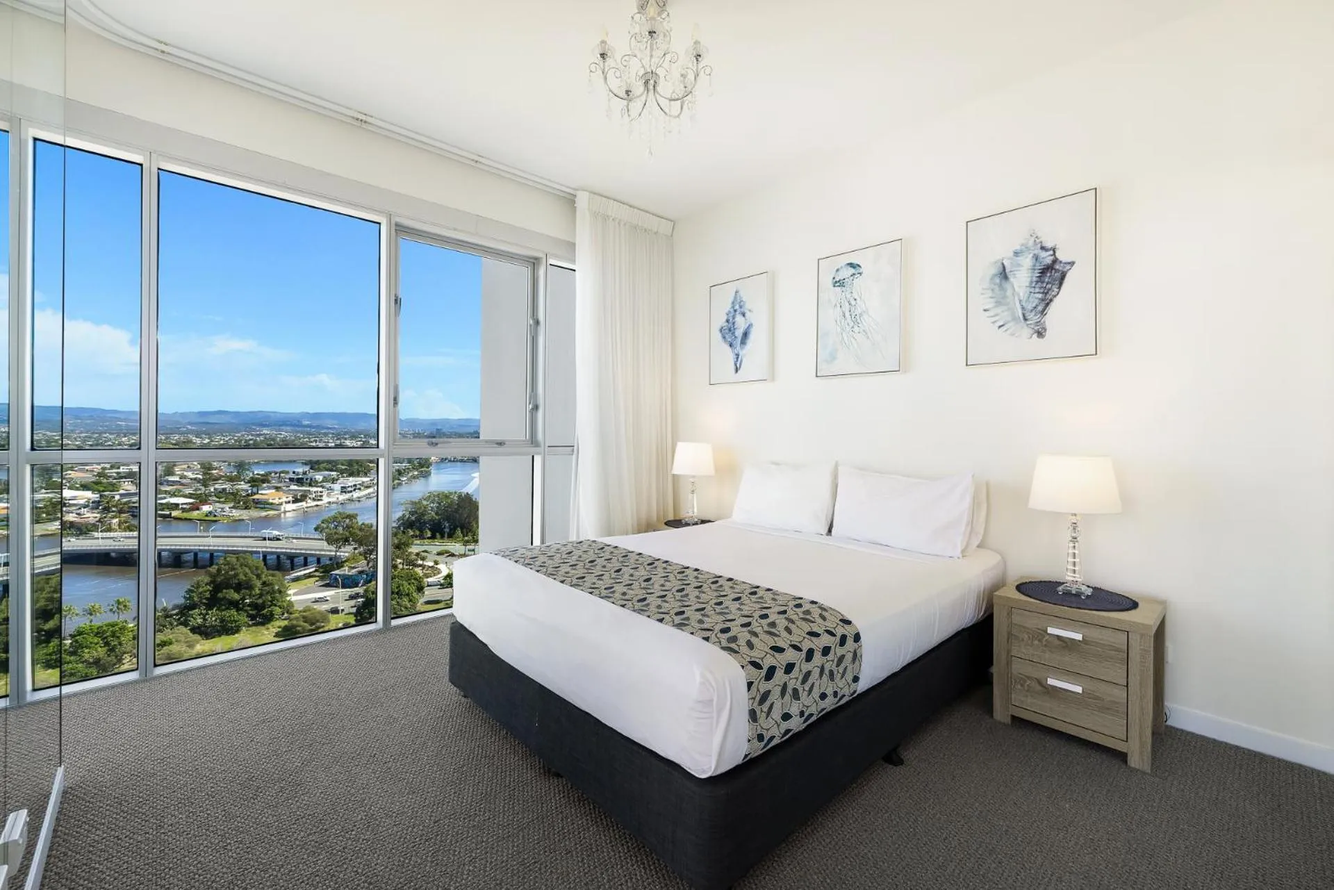 Bed in Artique Surfers Paradise - Official