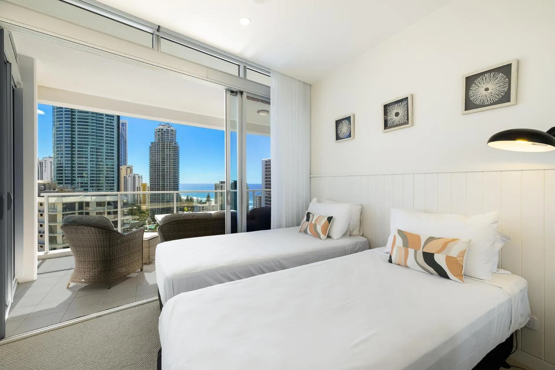 Bed in Artique Surfers Paradise - Official