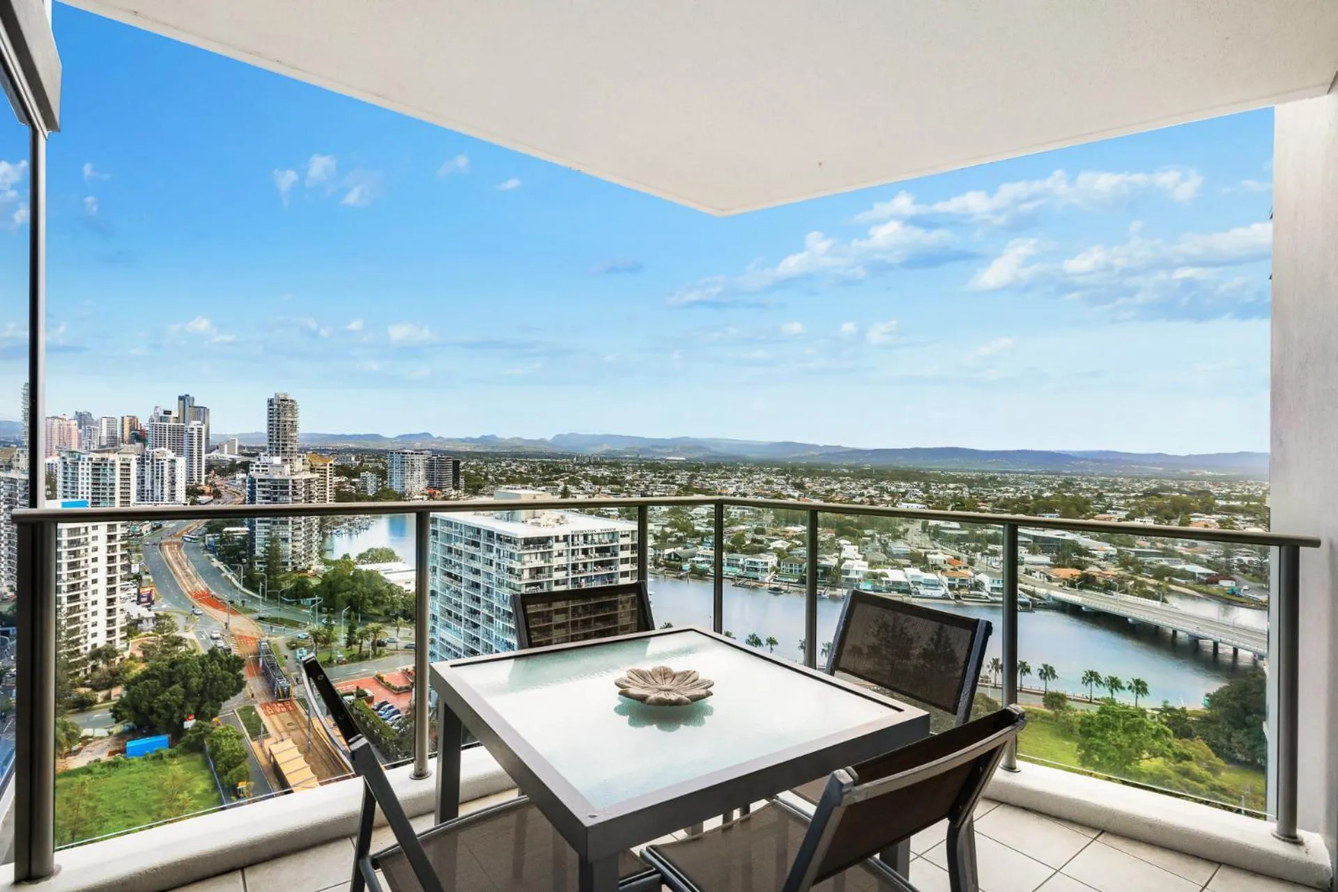 Artique Surfers Paradise - Official