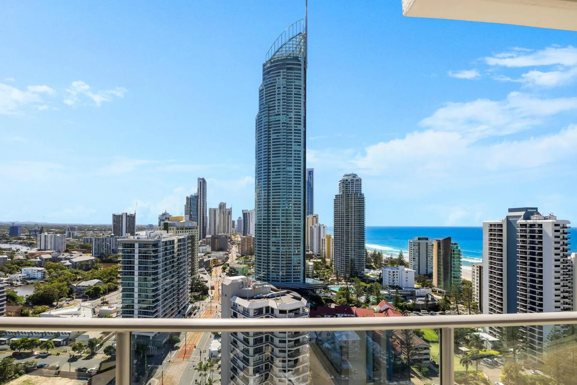 Artique Surfers Paradise - Official