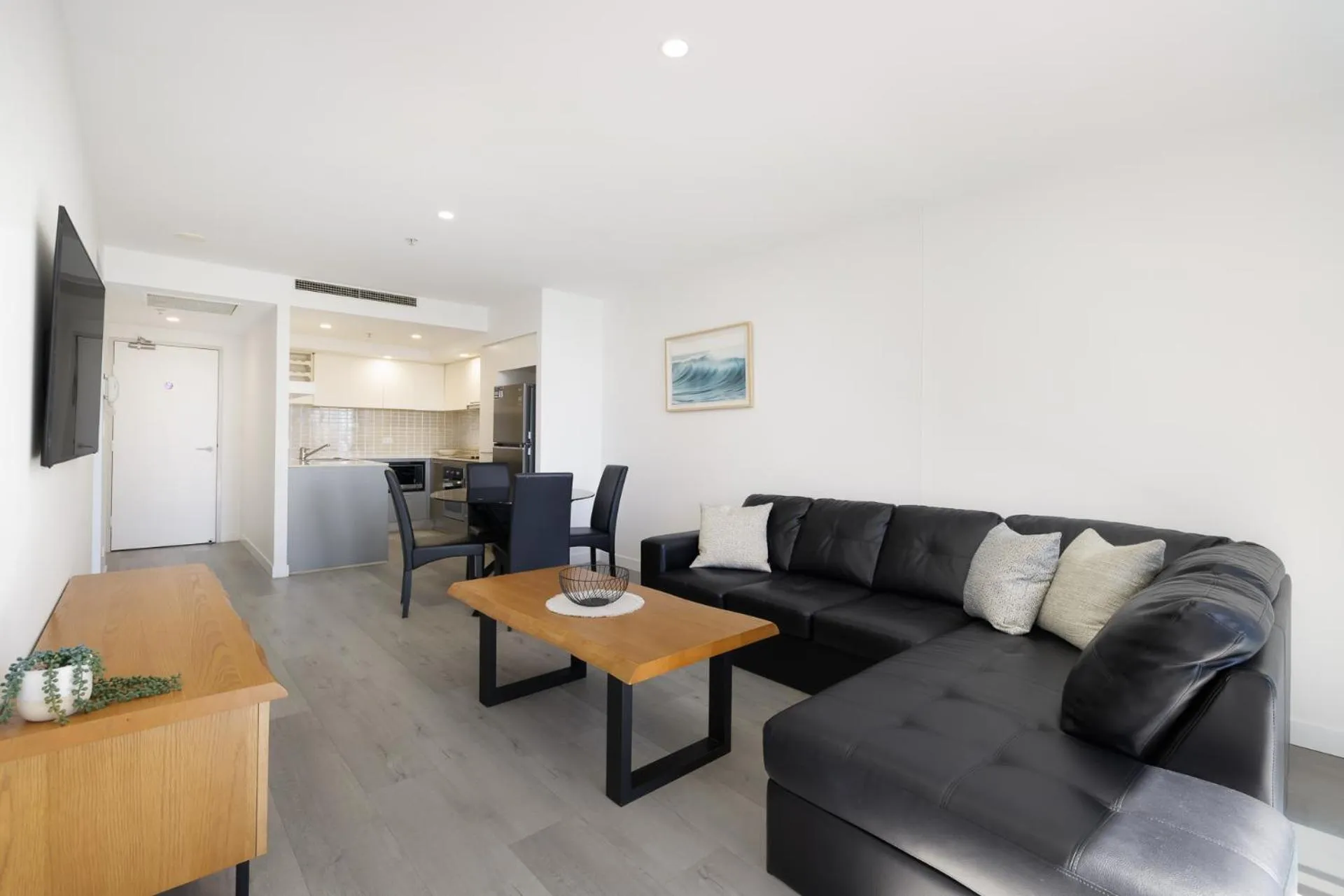 Artique Surfers Paradise - Official