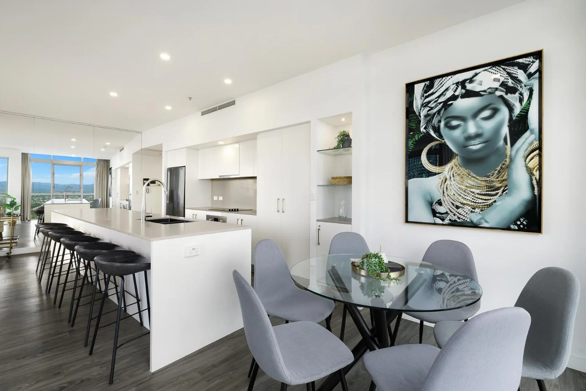 Artique Surfers Paradise - Official