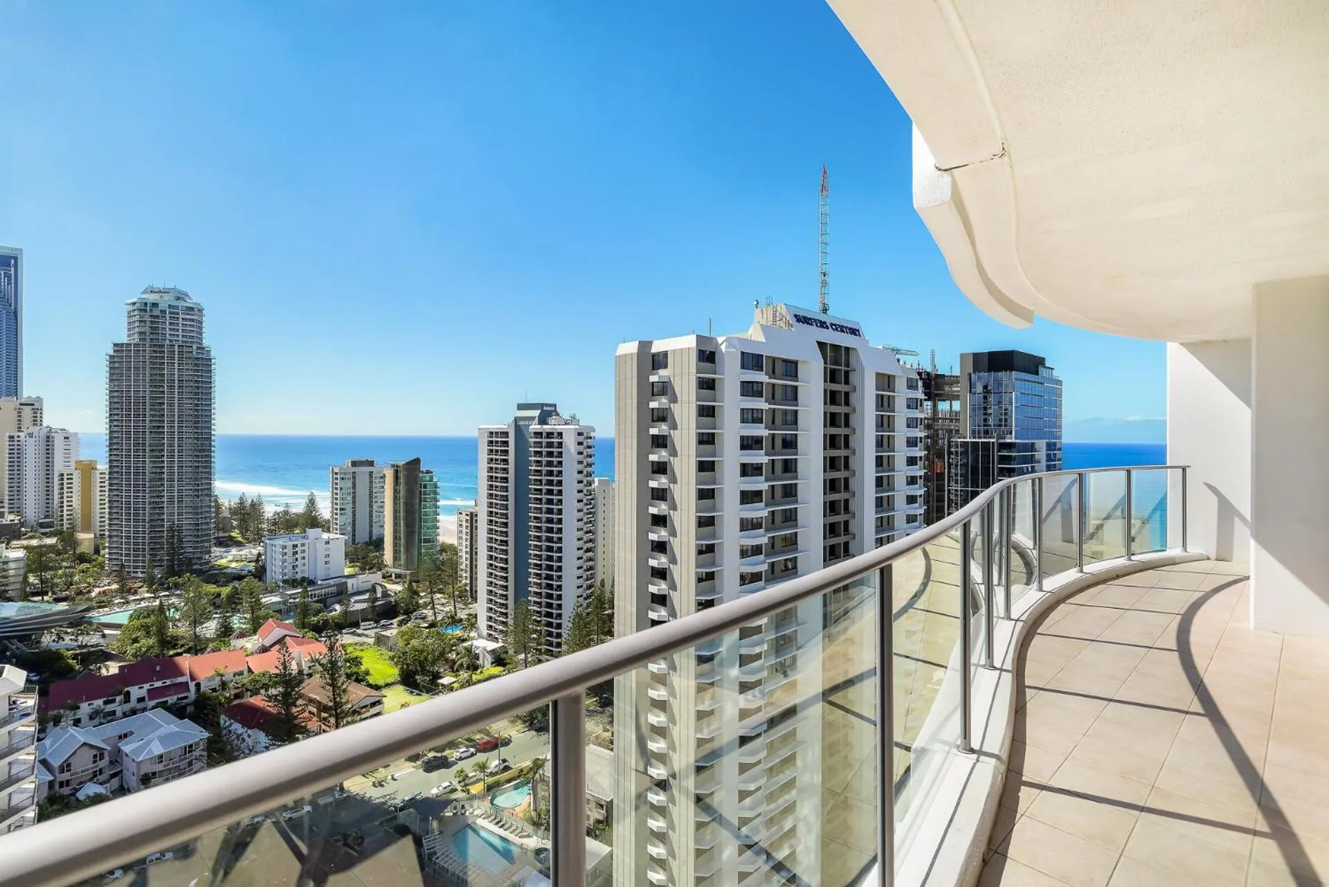 Artique Surfers Paradise - Official