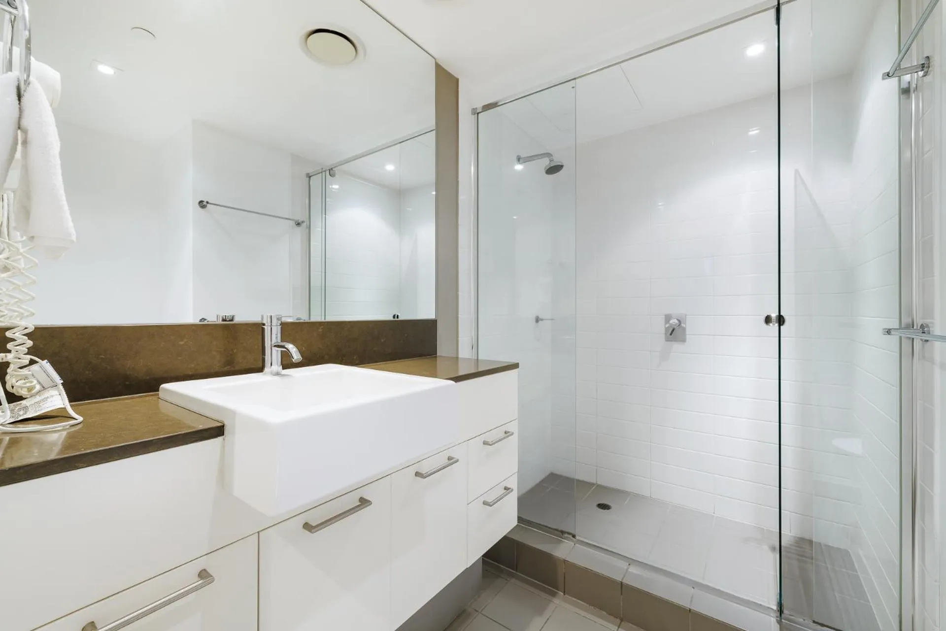 Artique Surfers Paradise - Official