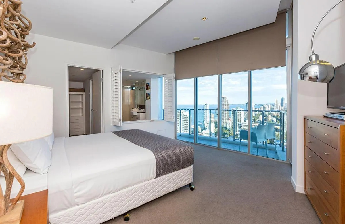 Bed in Artique Surfers Paradise - Official