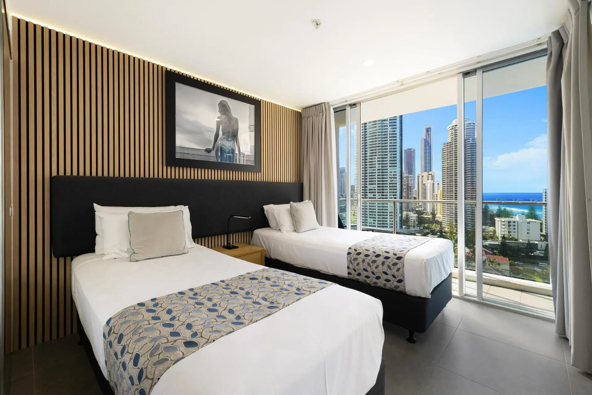 Bed in Artique Surfers Paradise - Official