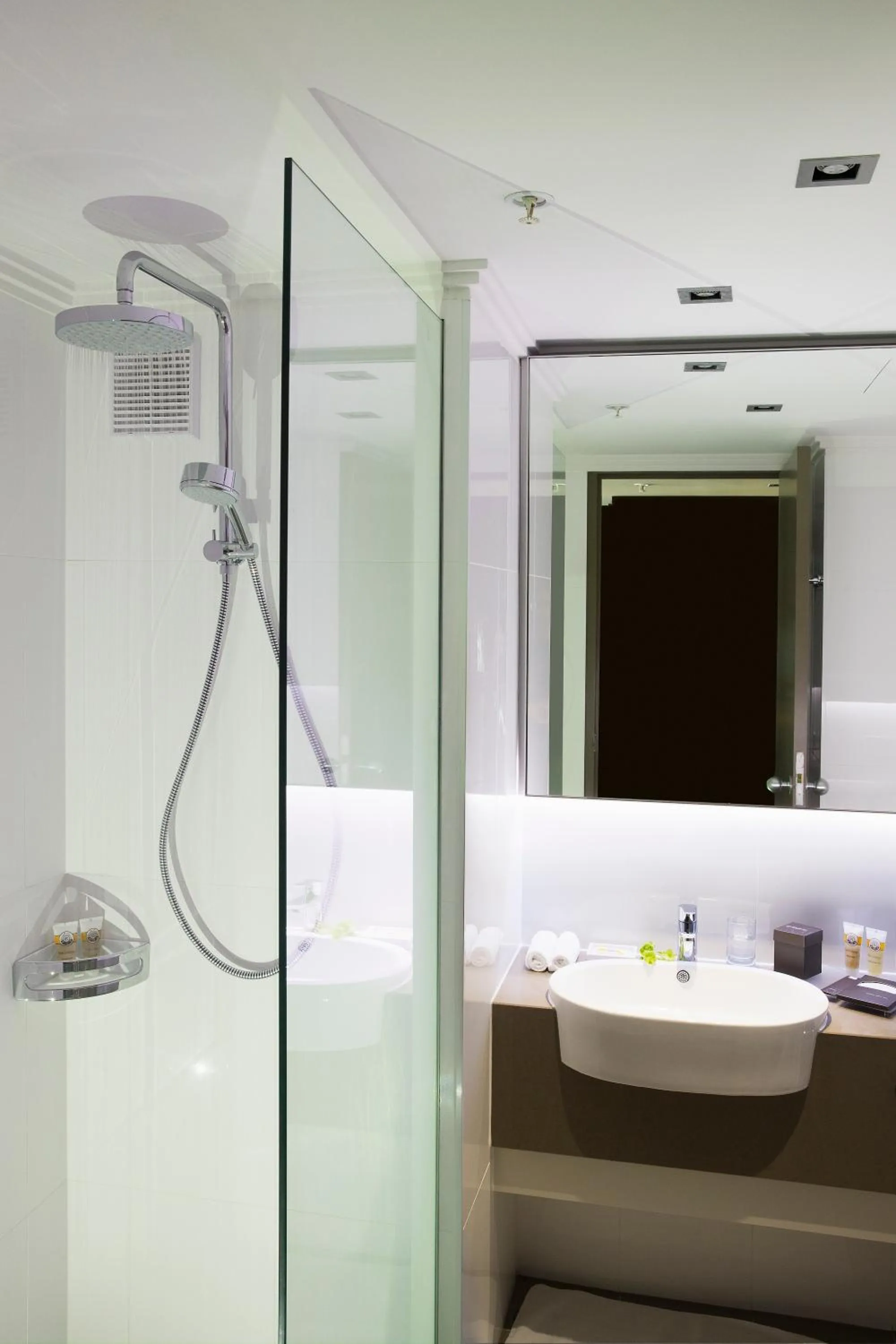 Bathroom in Pullman Melbourne Albert Park