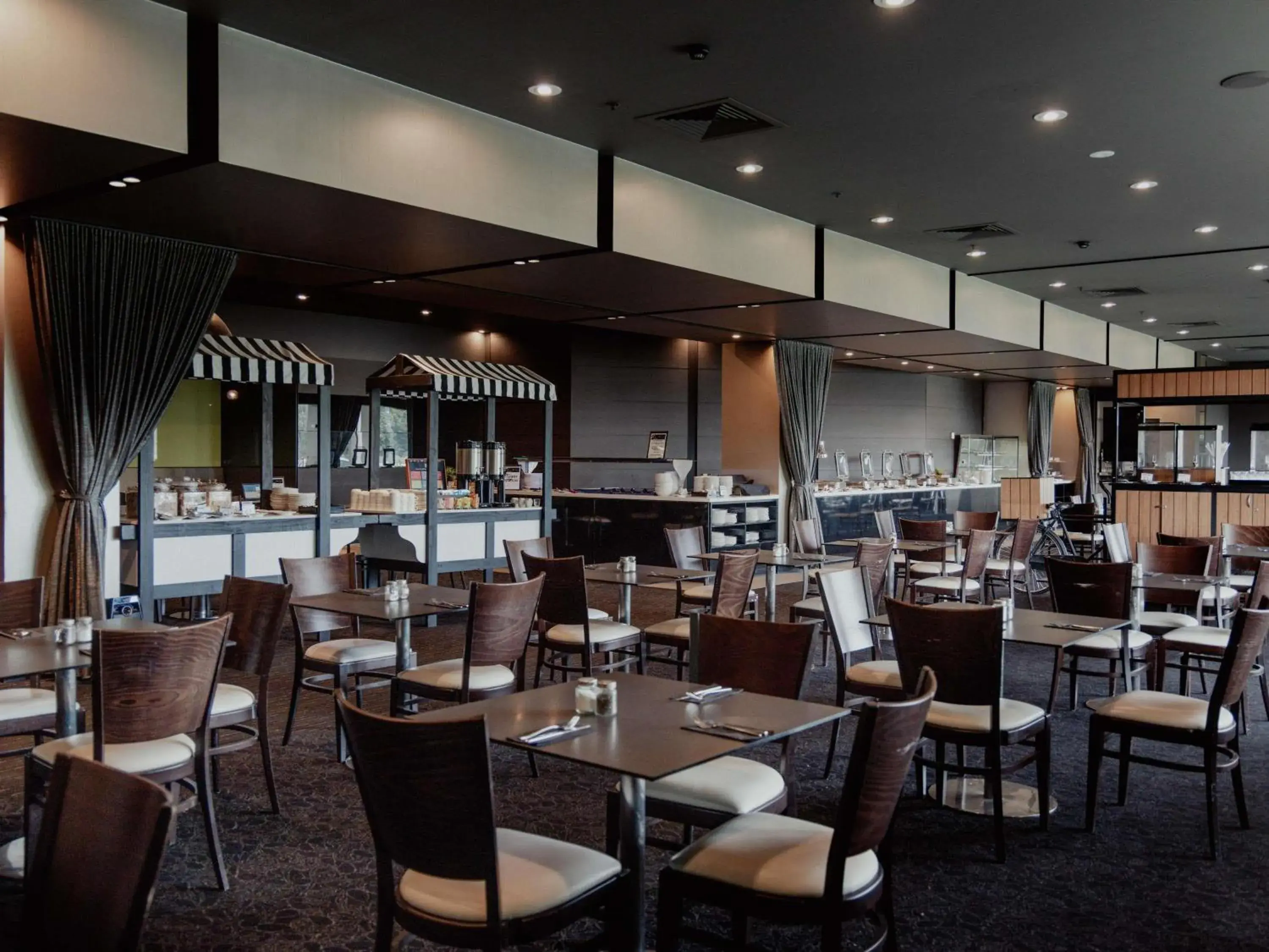 Restaurant/places to eat in Pullman Melbourne Albert Park Restaurant/places to eat in Pullman Melbourne Albert Park