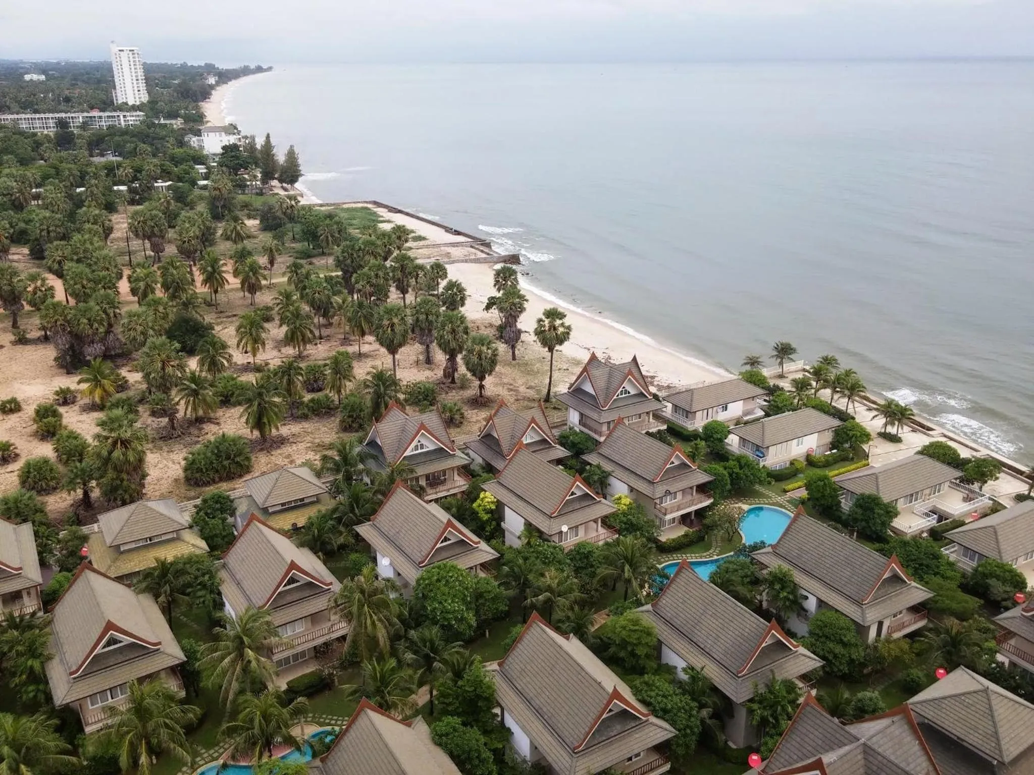 Baan Talay Samran 4 Bedrooms Villa with Beach and 3 pools