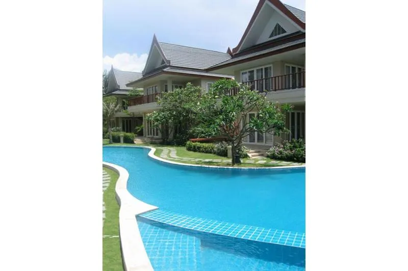 Baan Talay Samran 4 Bedrooms Villa with Beach and 3 pools