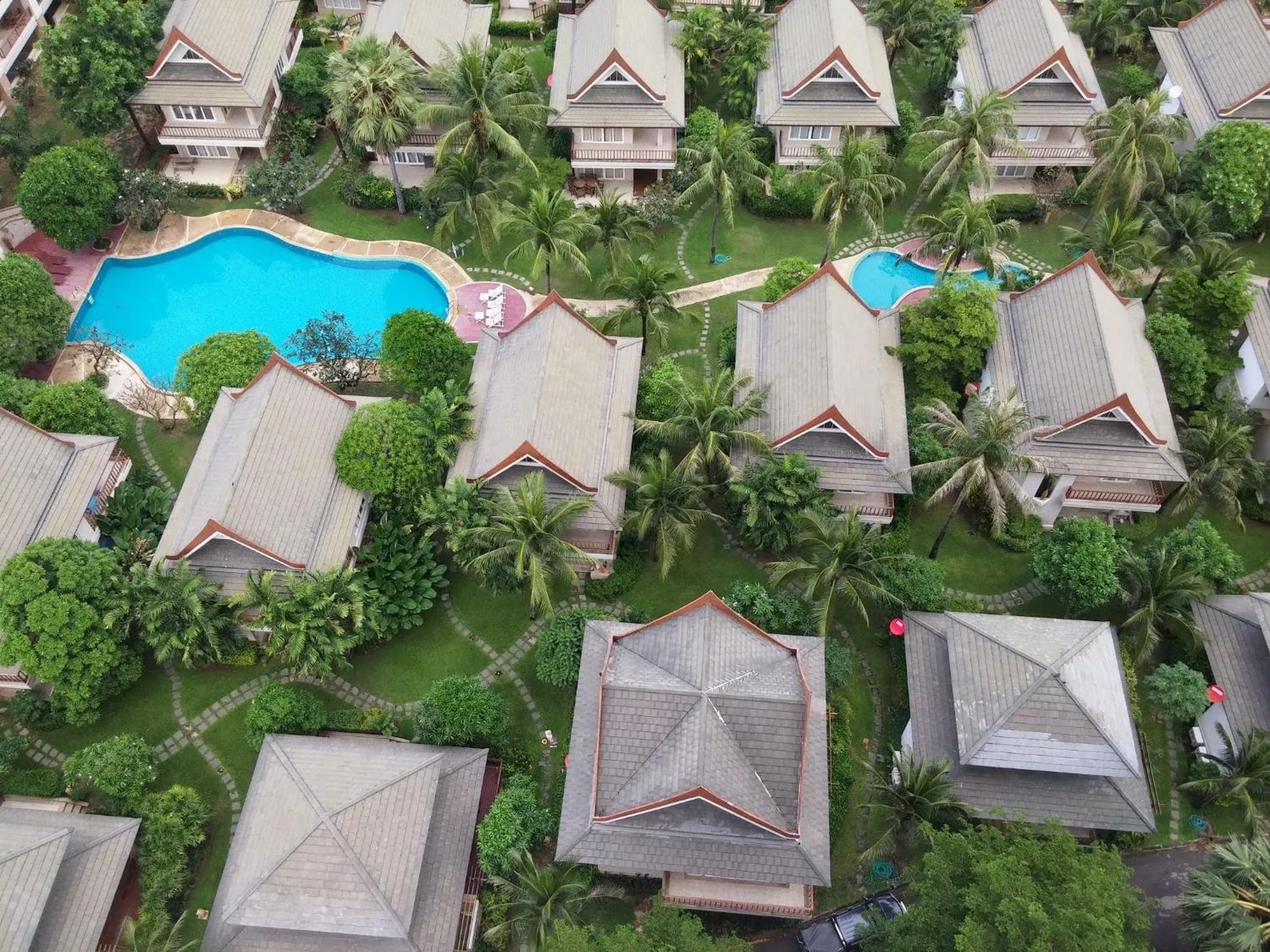 Garden in Baan Talay Samran 4 Bedrooms Villa with Beach and 3 pools