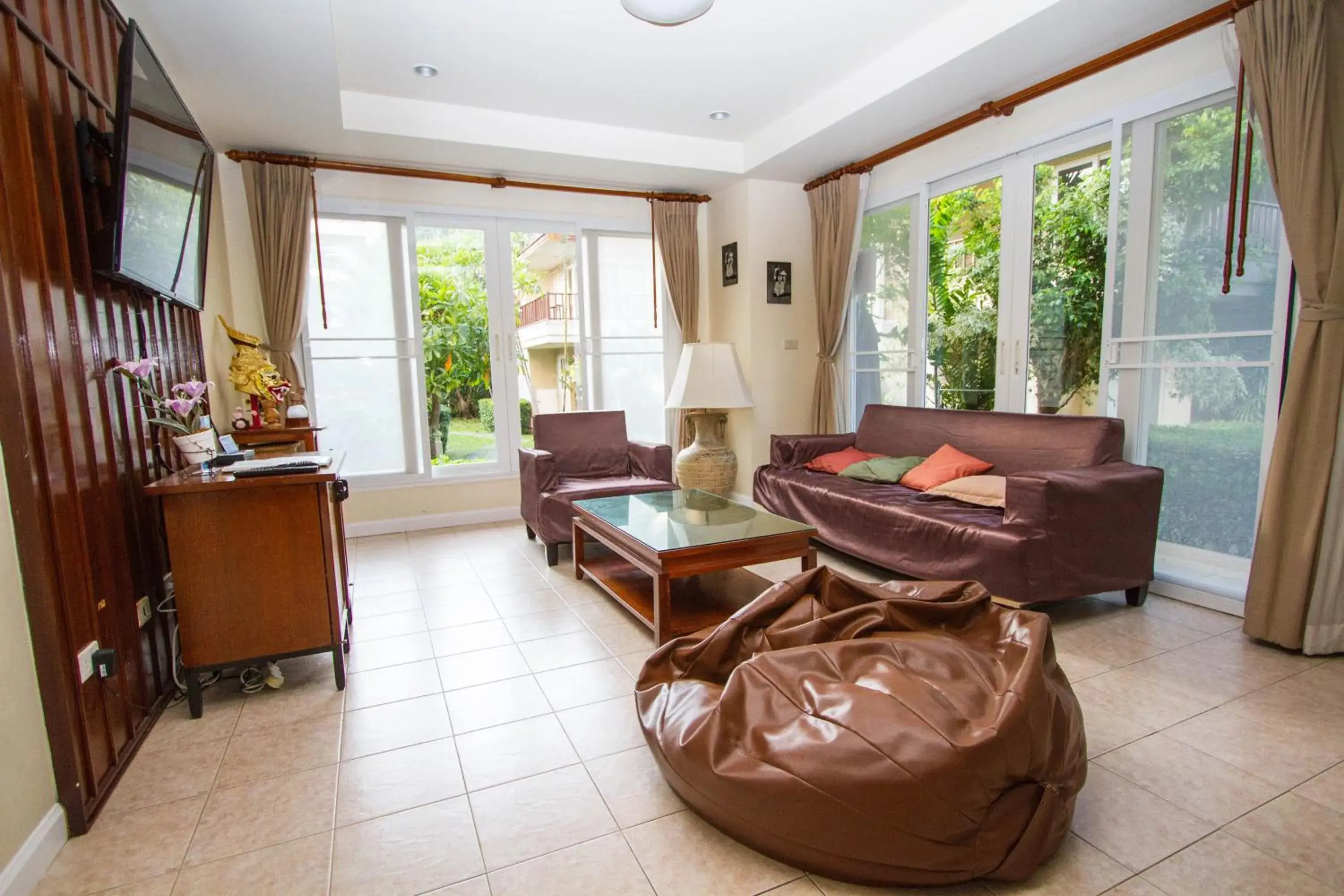 Baan Talay Samran 4 Bedrooms Villa with Beach and 3 pools Baan Talay Samran 4 Bedrooms Villa with Beach and 3 pools